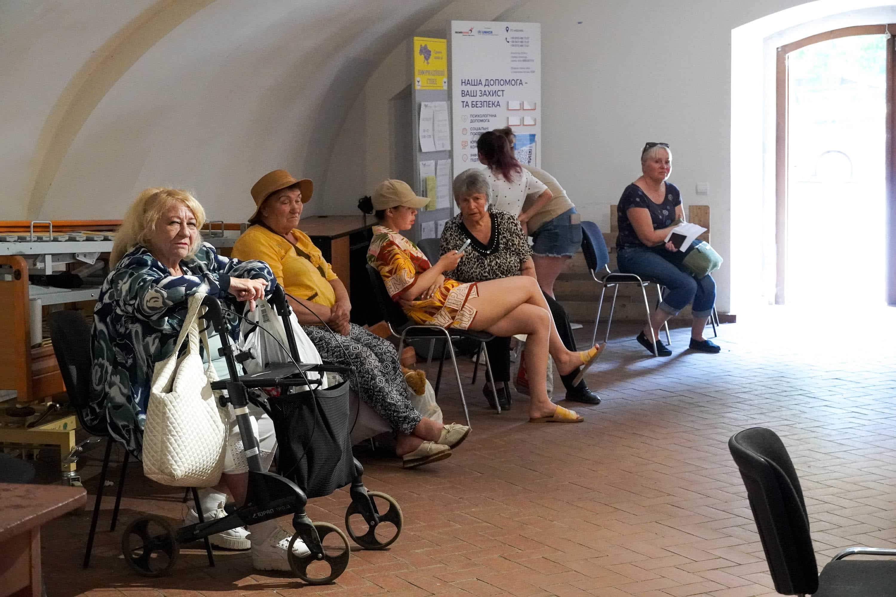 Допомога переселенцям від БО БФ "Гуманітарний центр "Совине гніздо"