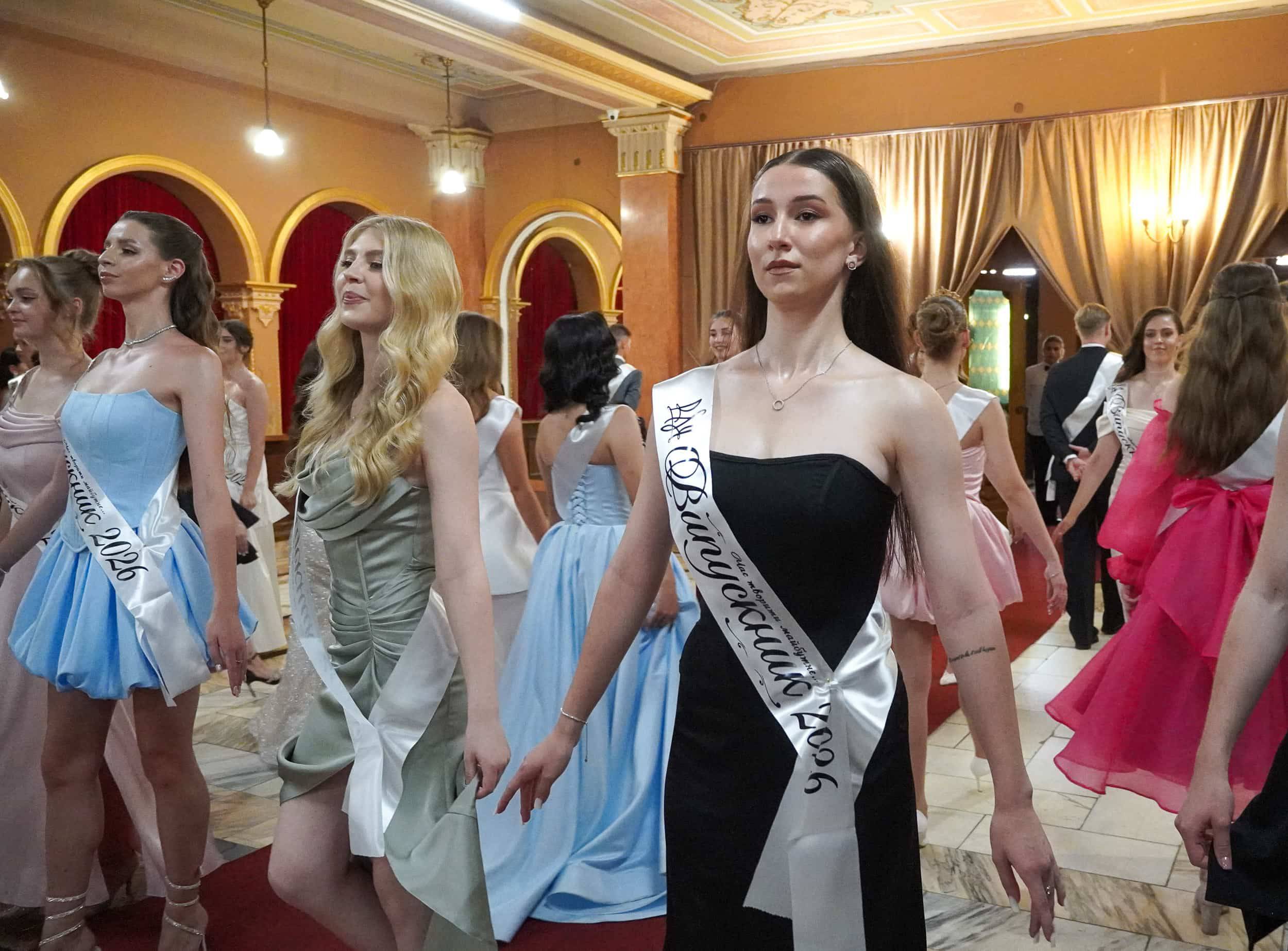 В Ужгороді дипломи отримали 120 випускників Академії культури і мистецтв