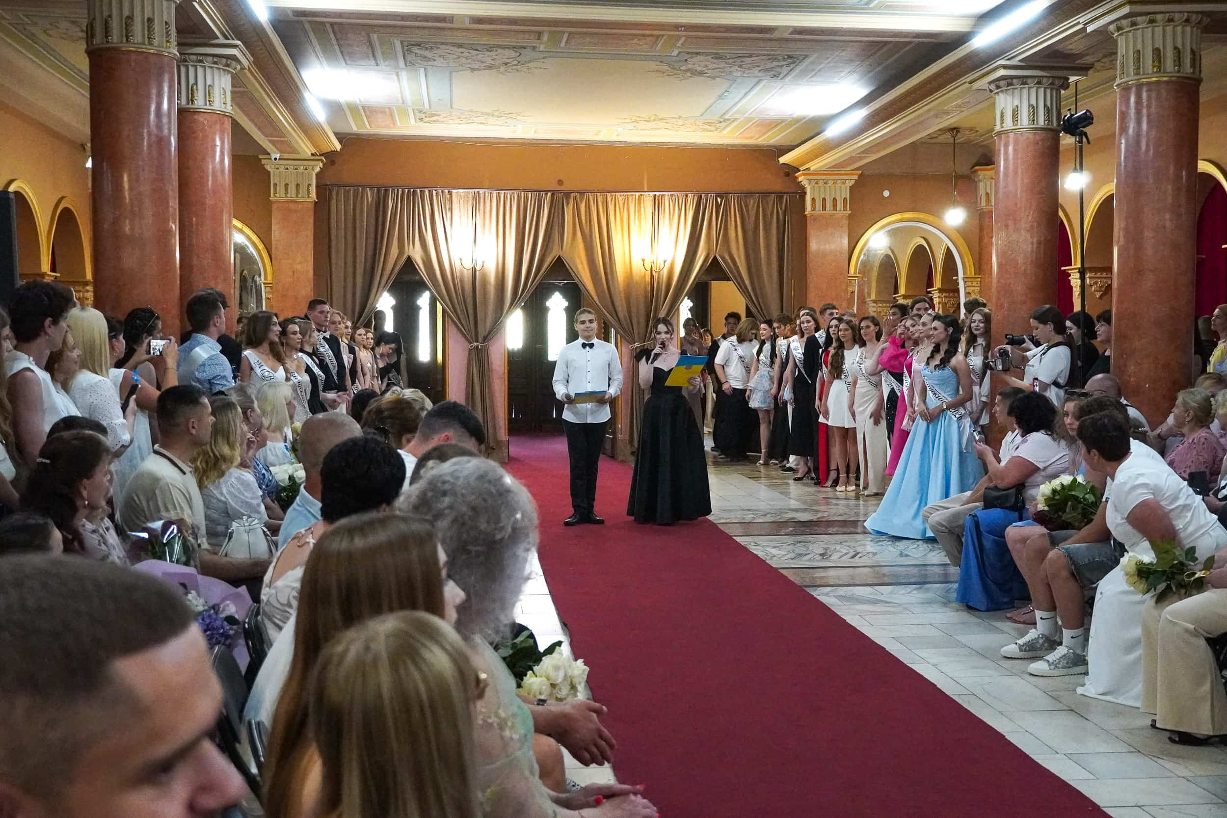 В Ужгороді дипломи отримали 120 випускників Академії культури і мистецтв