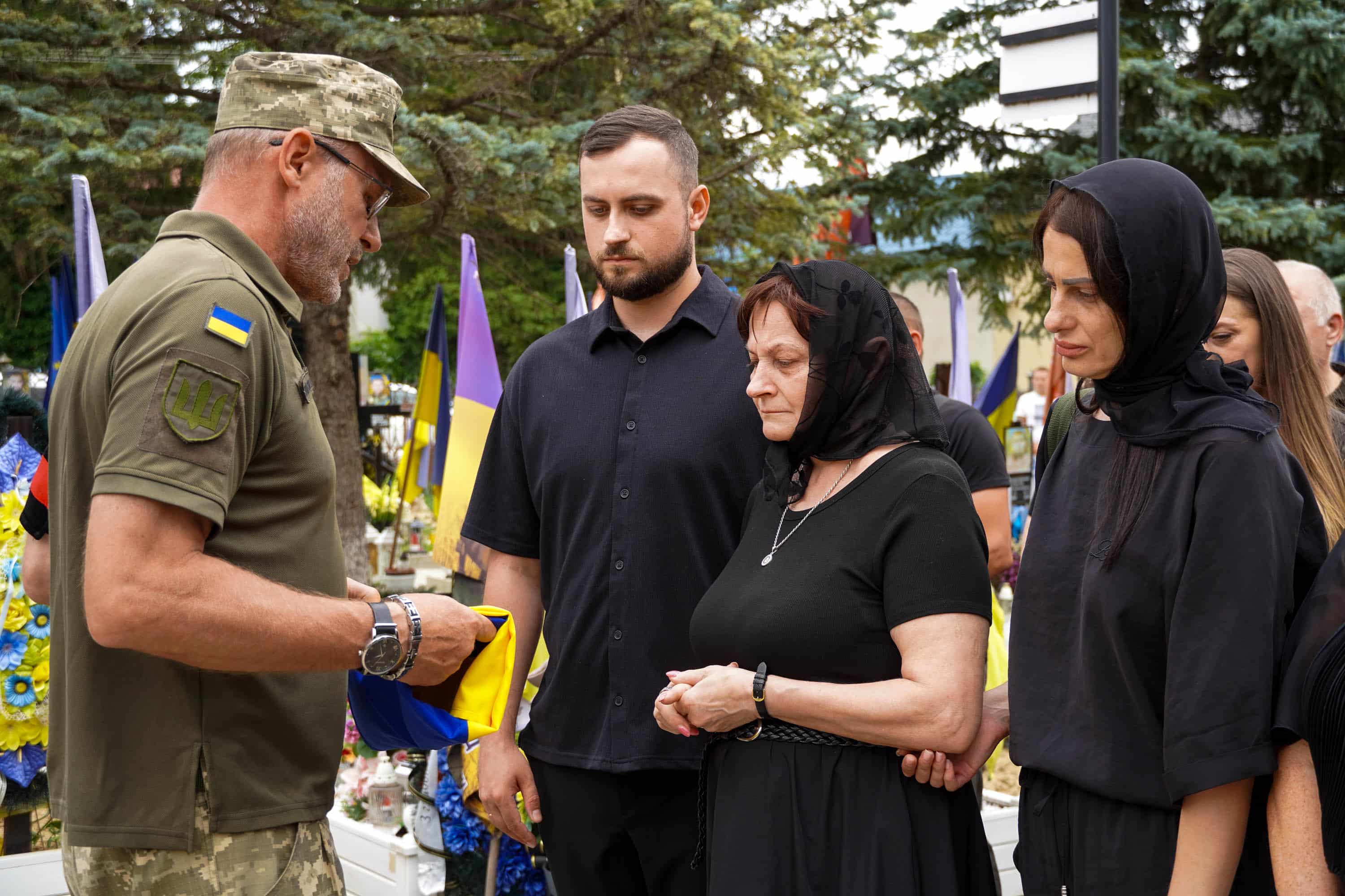 Наше місто сьогодні знову тужить, адже попрощалося зі своїм захисником – 31-річним солдатом Юрієм Легезою.