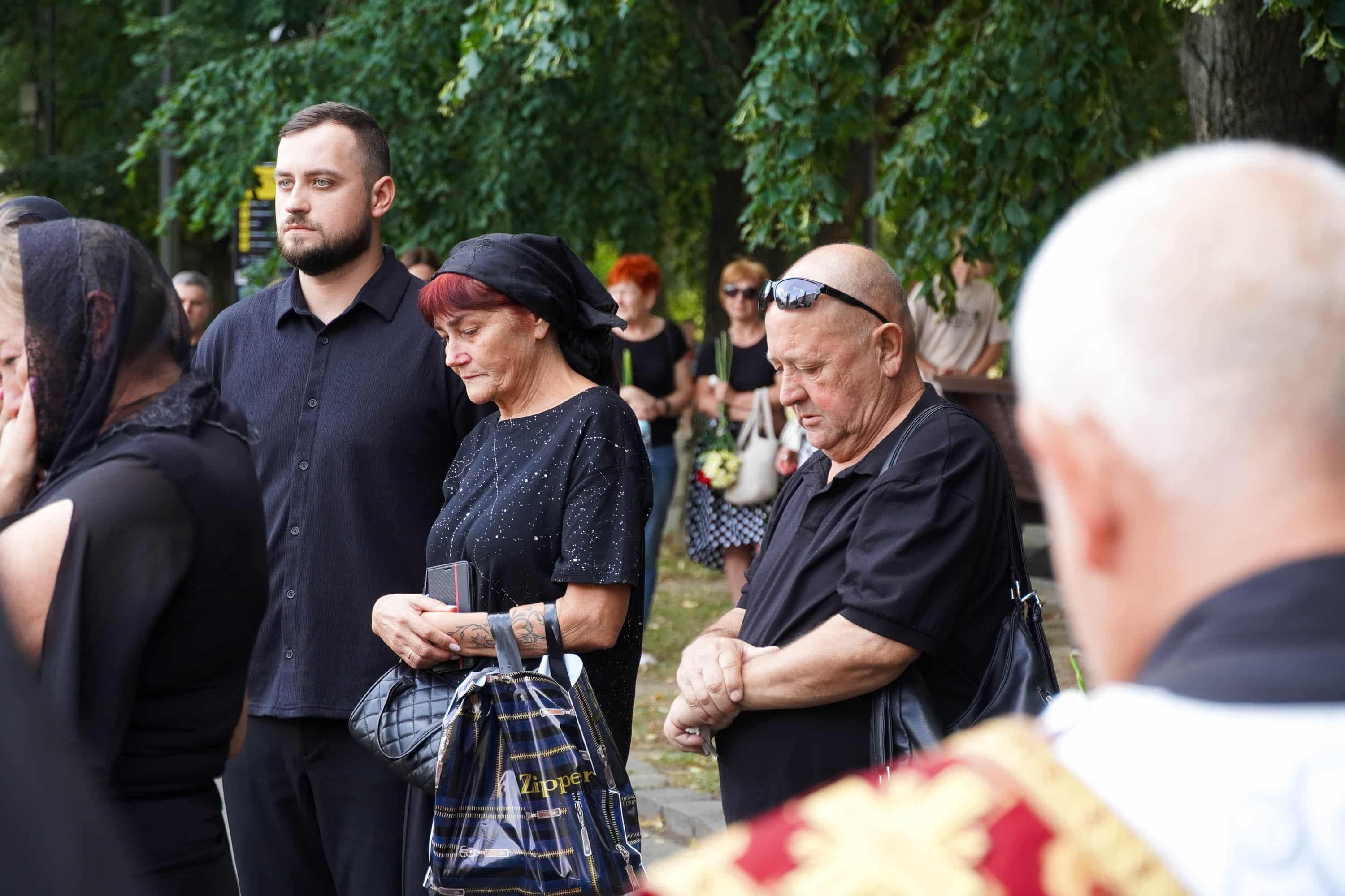 Наше місто сьогодні знову тужить, адже попрощалося зі своїм захисником – 31-річним солдатом Юрієм Легезою.
