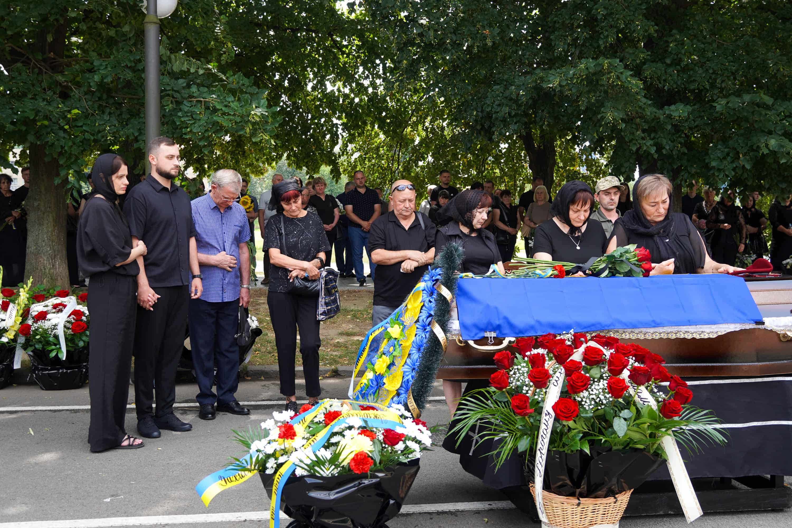 Наше місто сьогодні знову тужить, адже попрощалося зі своїм захисником – 31-річним солдатом Юрієм Легезою.