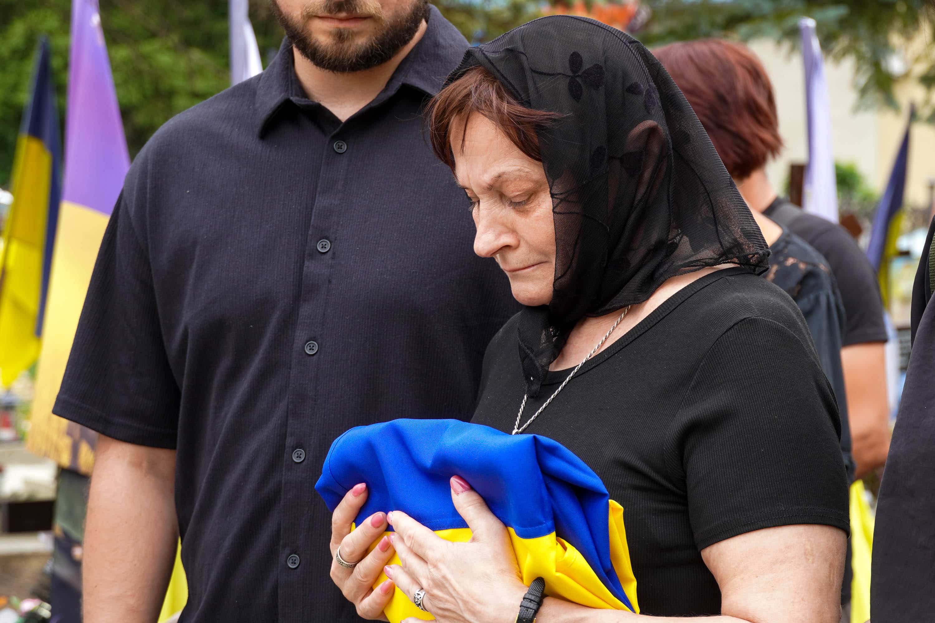 Наше місто сьогодні знову тужить, адже попрощалося зі своїм захисником – 31-річним солдатом Юрієм Легезою.