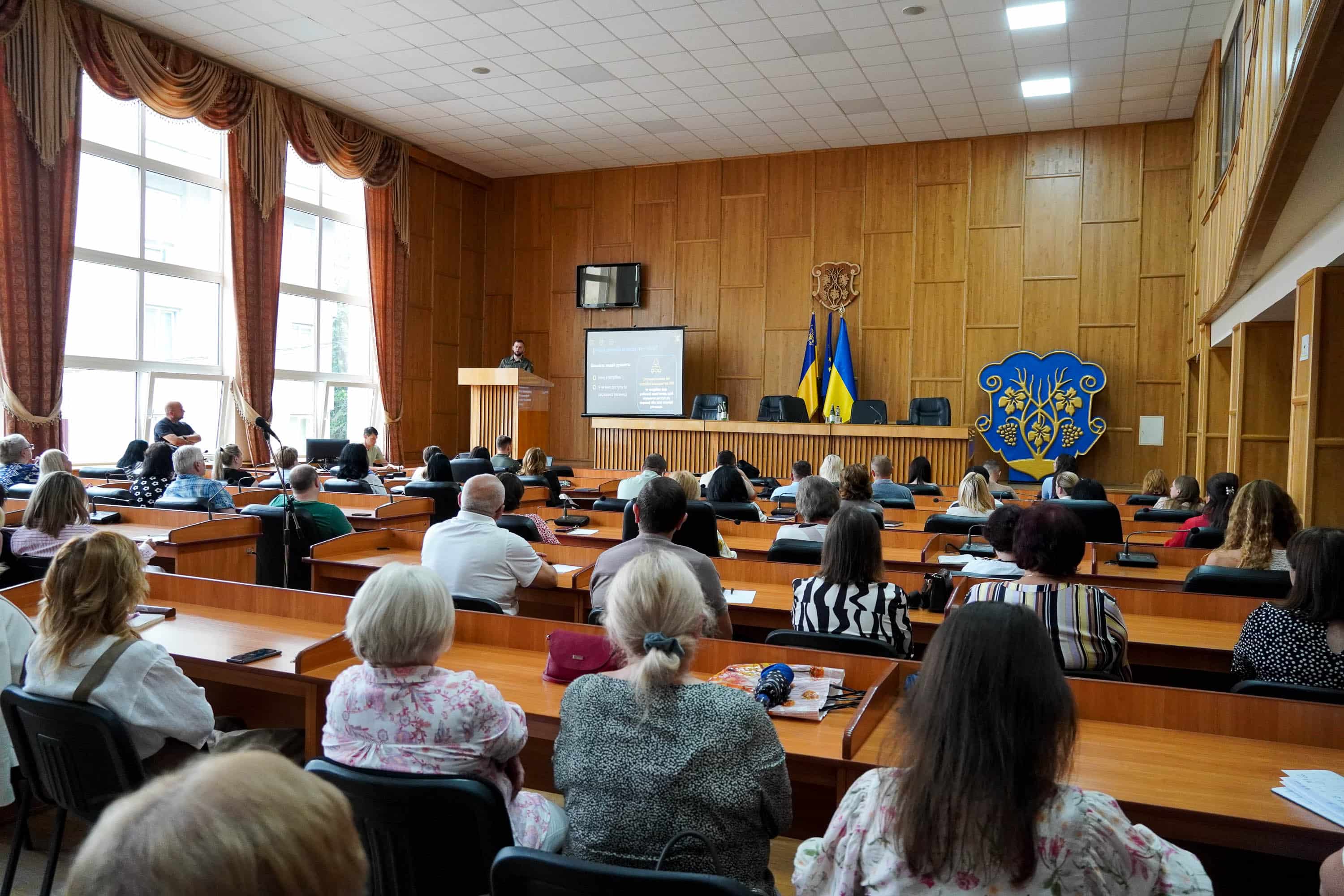 В Ужгородській міськраді обговорили правила безпеки та алгоритми реагування на кіберінциденти та кібератаки