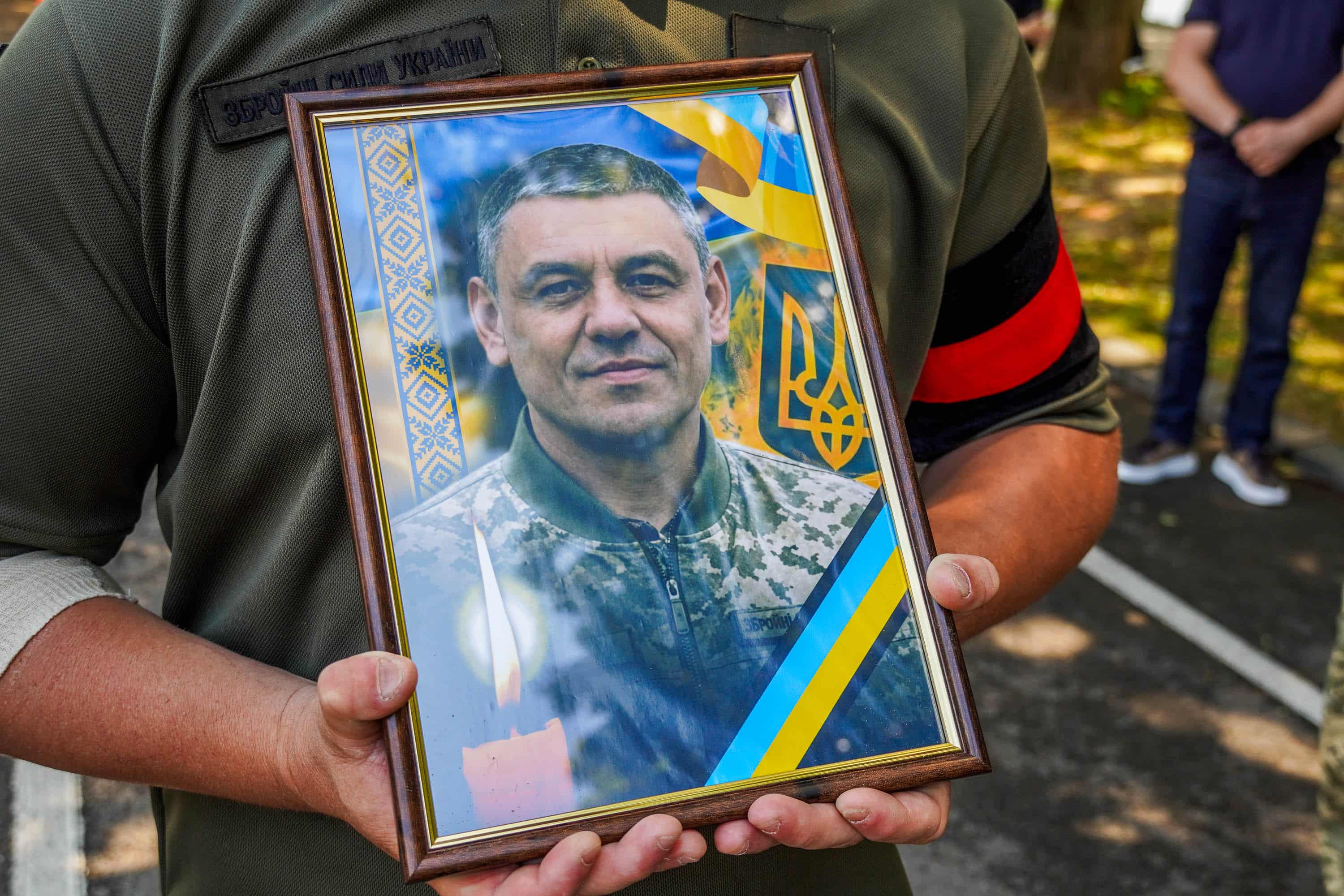 В Ужгороді сьогодні попрощалися із молодшим сержантом Сергієм Бабилею