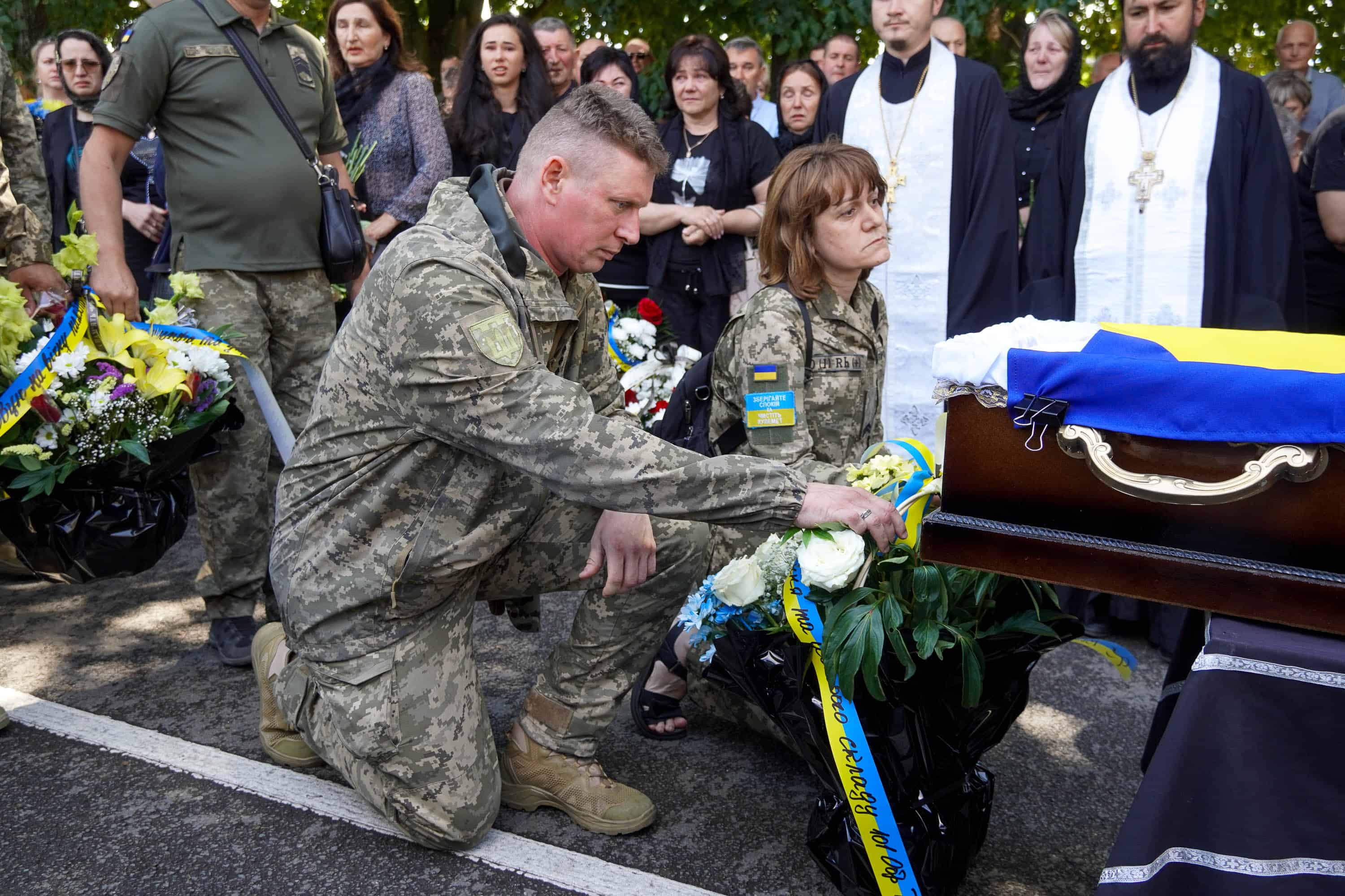 В Ужгороді сьогодні попрощалися із молодшим сержантом Сергієм Бабилею