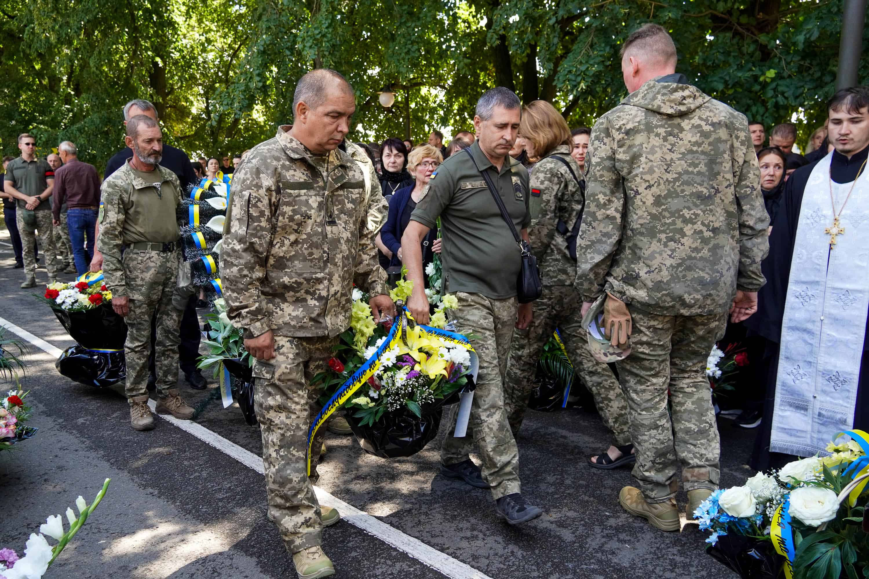 В Ужгороді сьогодні попрощалися із молодшим сержантом Сергієм Бабилею