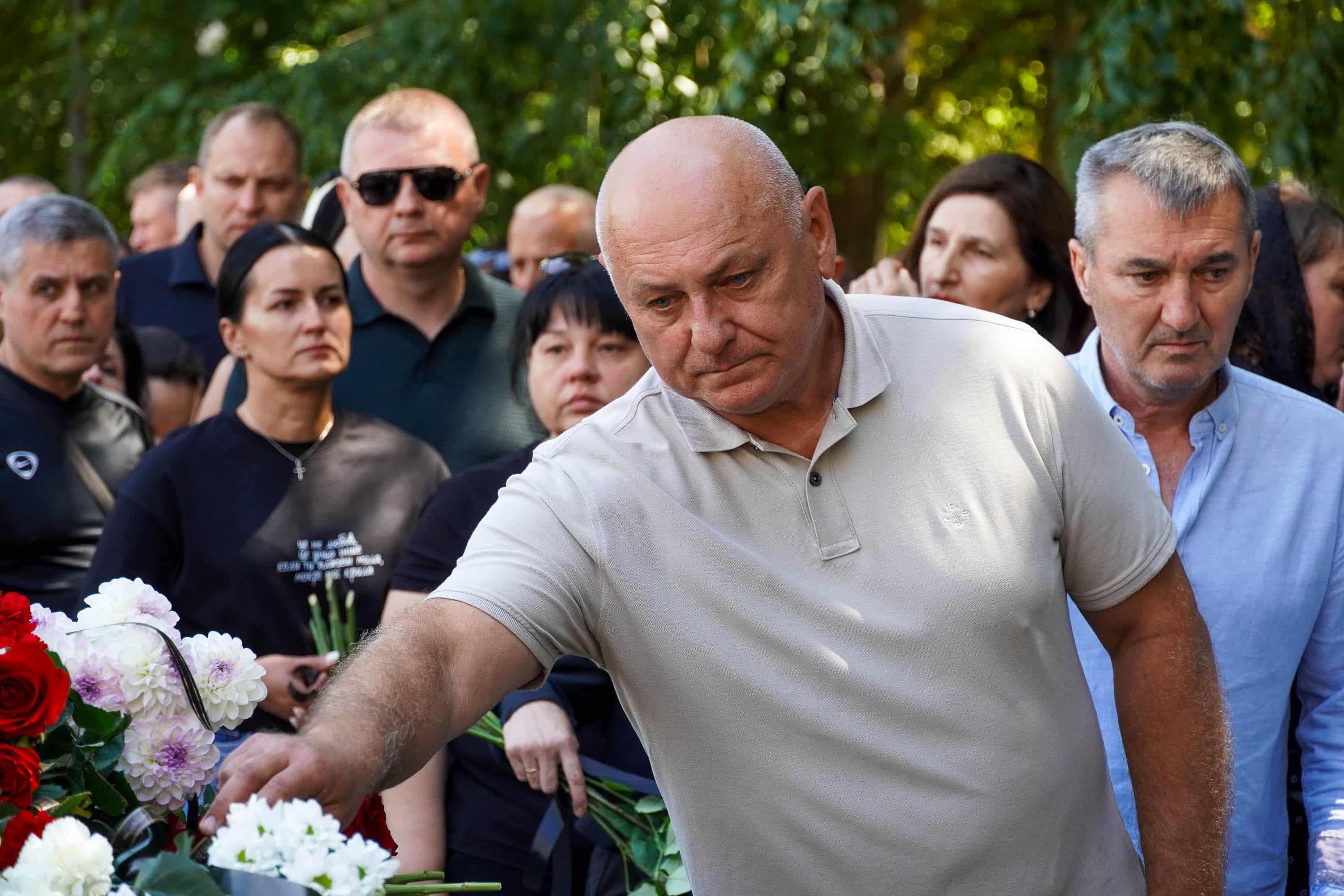 В Ужгороді сьогодні попрощалися із молодшим сержантом Сергієм Бабилею