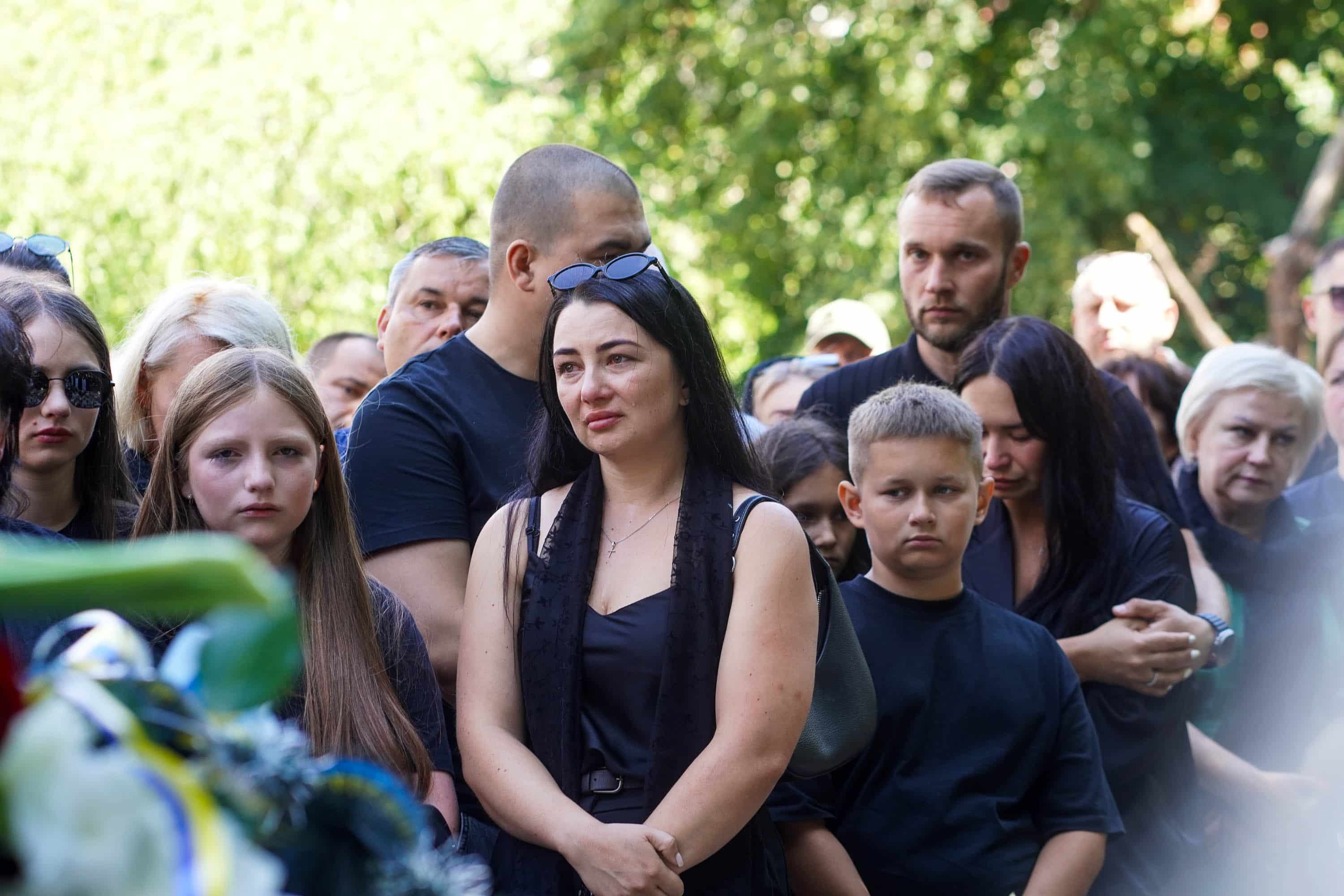 В Ужгороді сьогодні попрощалися із молодшим сержантом Сергієм Бабилею