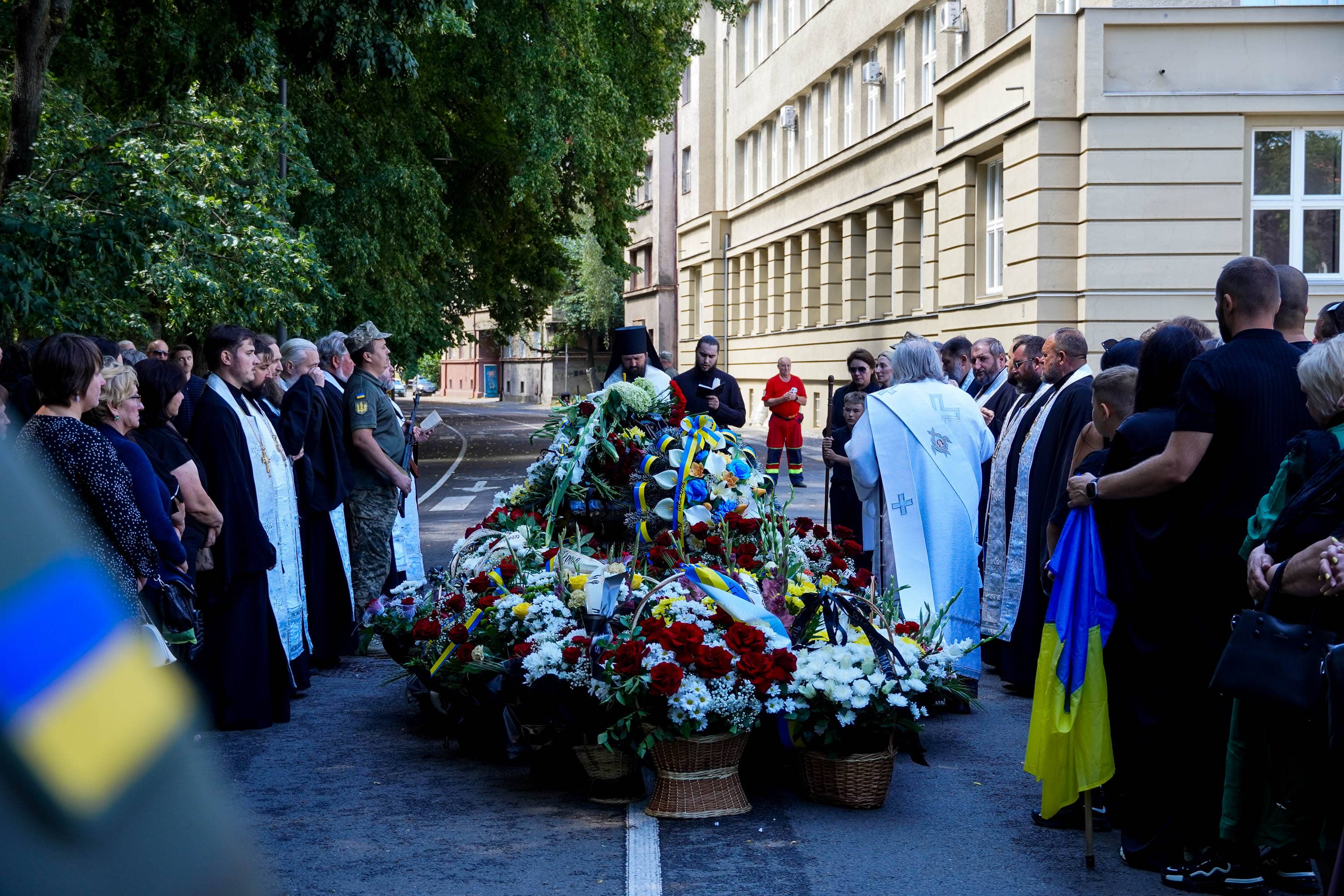 В Ужгороді сьогодні попрощалися із молодшим сержантом Сергієм Бабилею