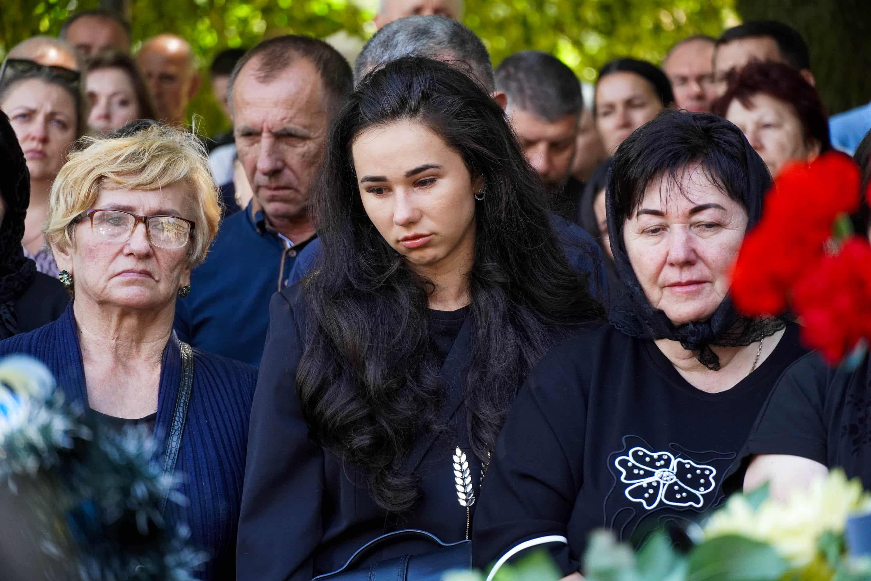 В Ужгороді сьогодні попрощалися із молодшим сержантом Сергієм Бабилею