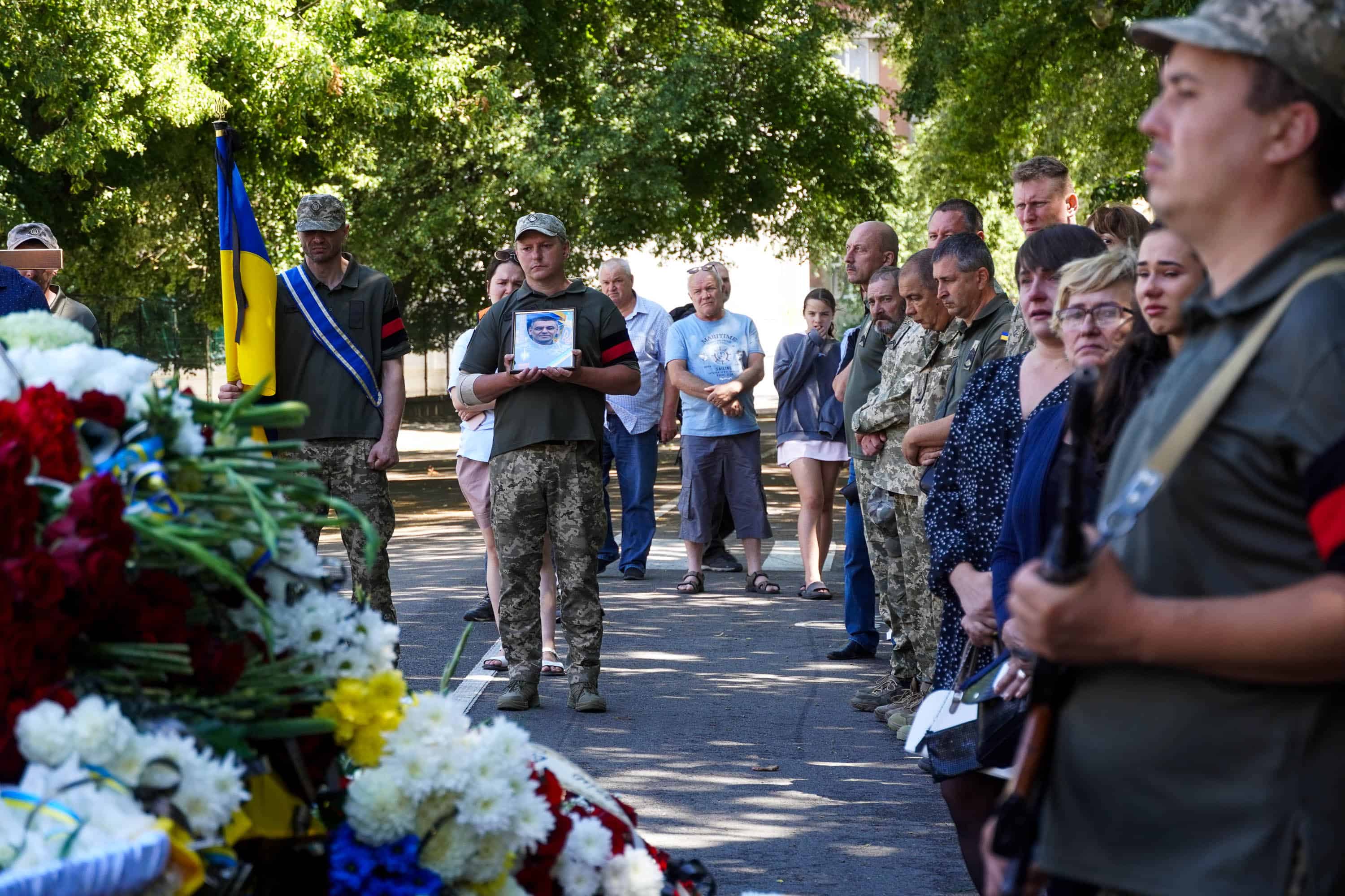 В Ужгороді сьогодні попрощалися із молодшим сержантом Сергієм Бабилею