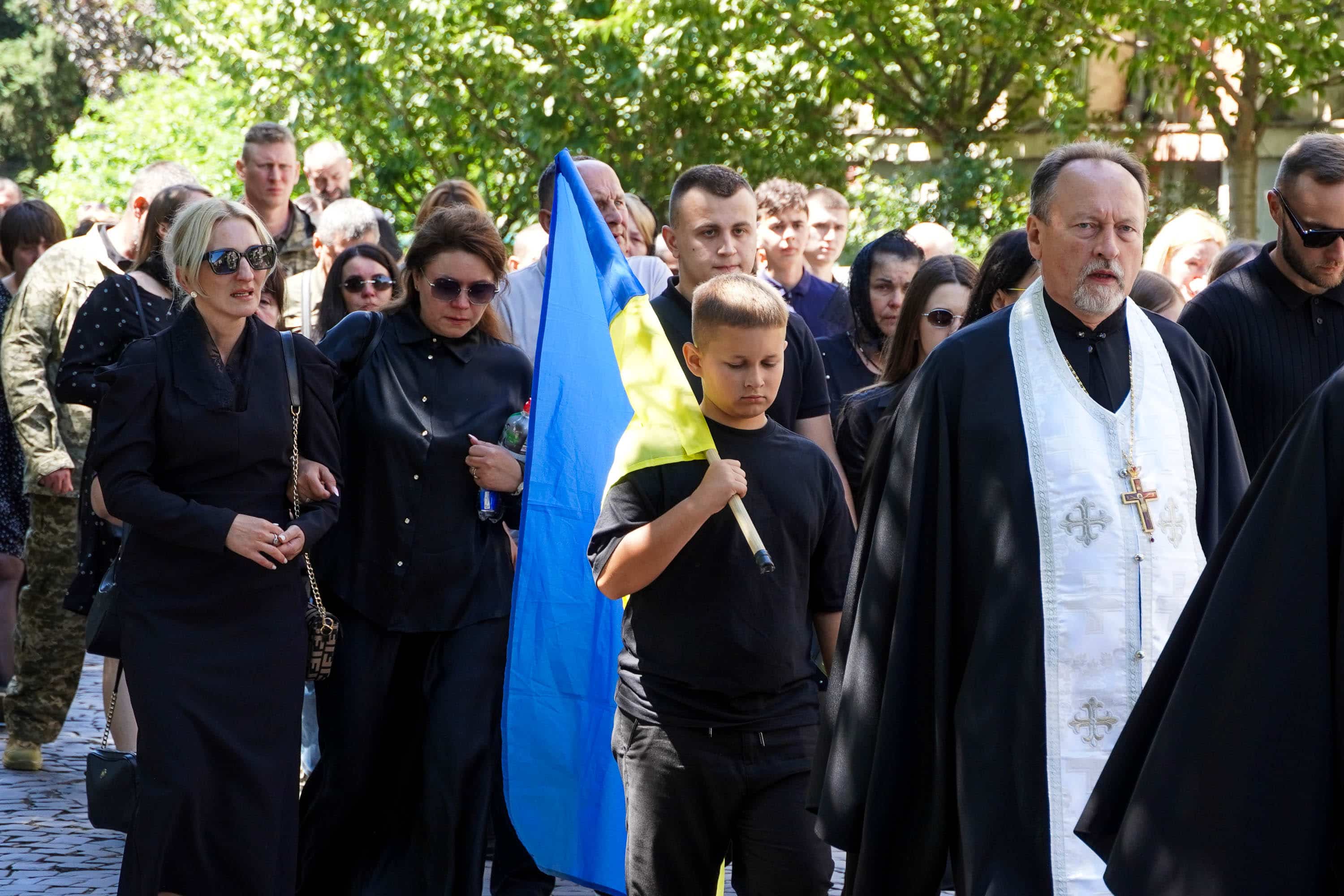 В Ужгороді сьогодні попрощалися із молодшим сержантом Сергієм Бабилею