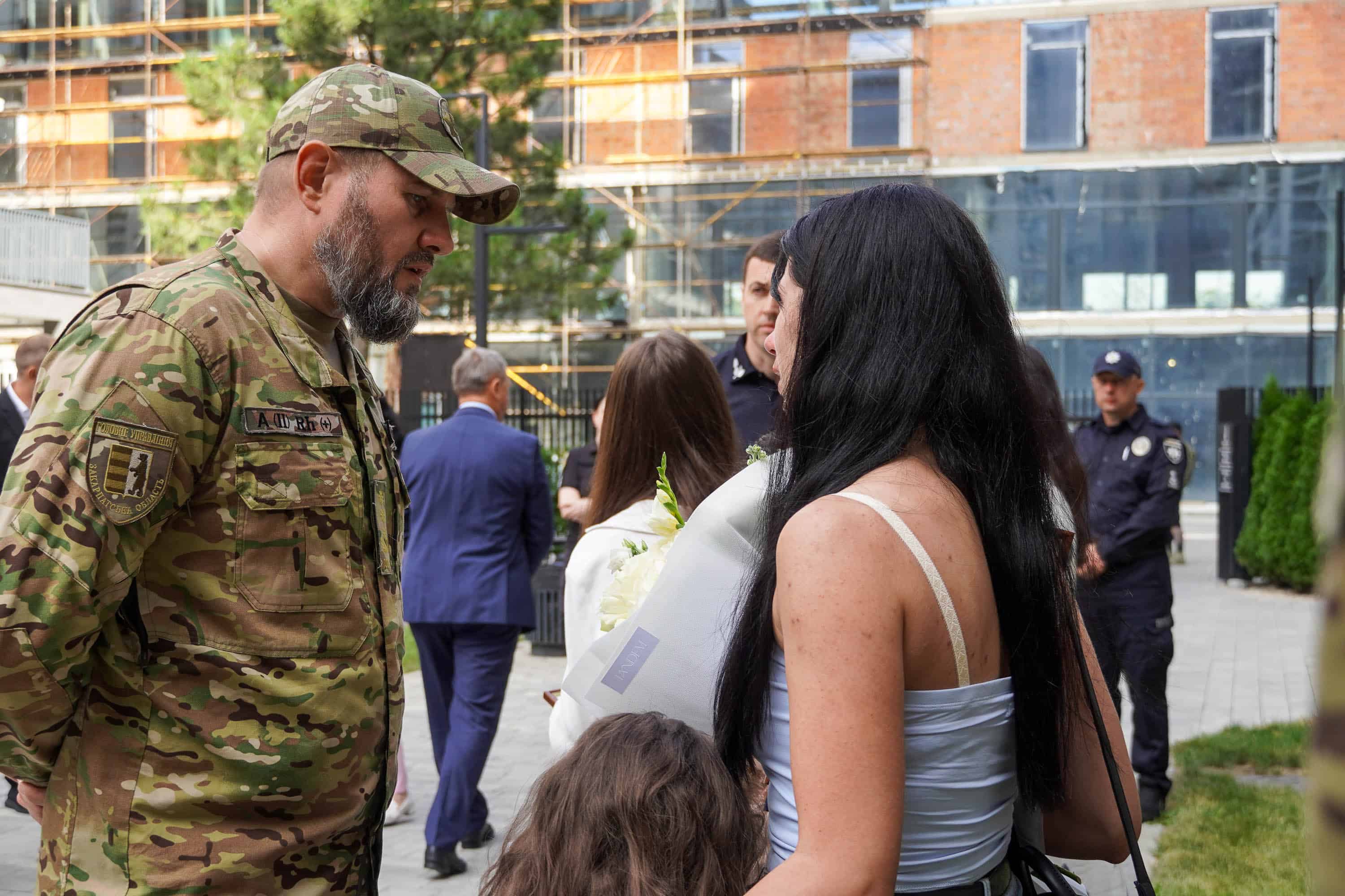 Ще три родини військовослужбовців отримали власне житло в Ужгороді