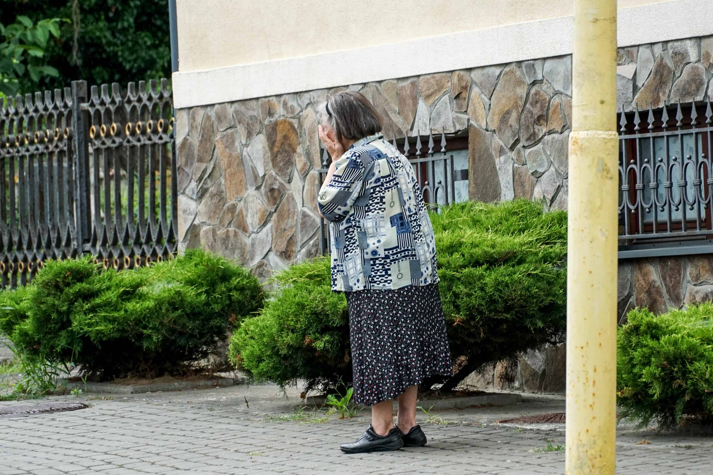 Сьогодні Ужгород провів в останню земну дорогу захисника – 44-річного солдата Василя Мартина