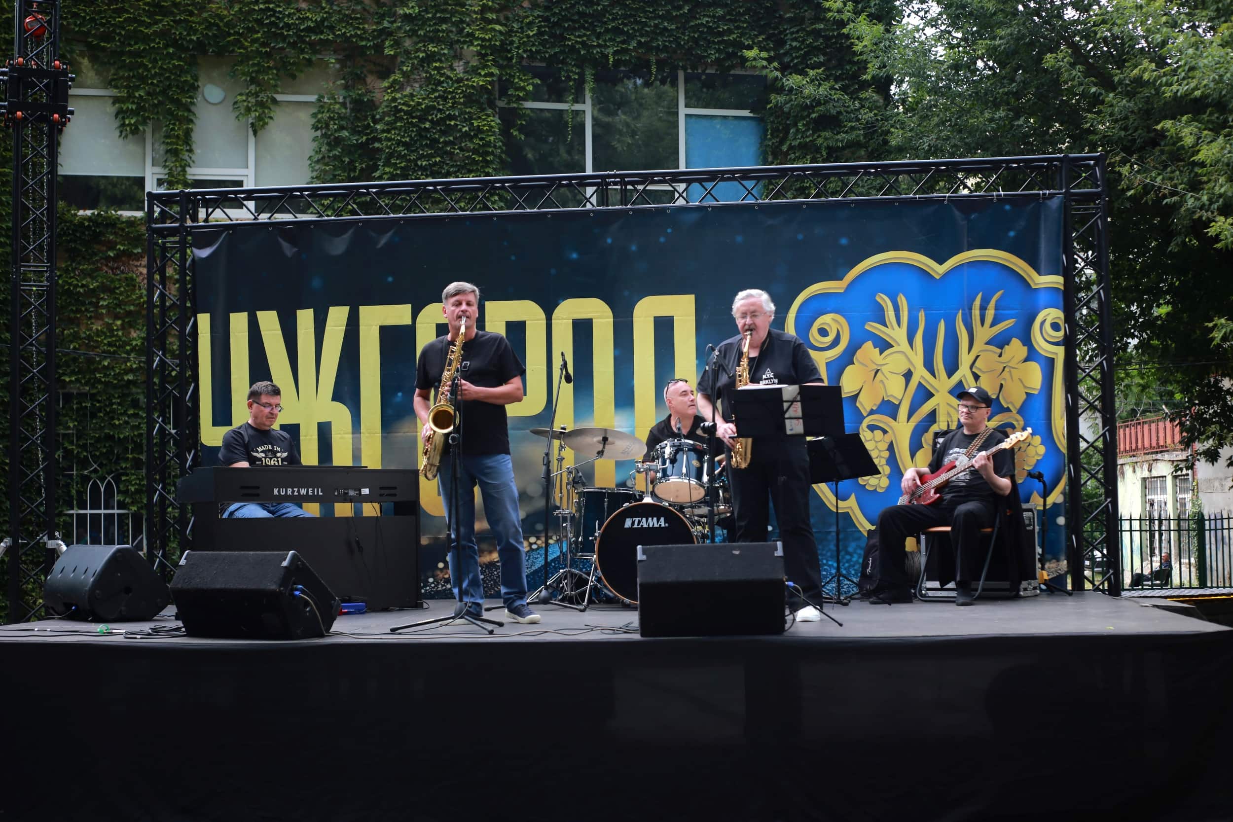 В Ужгороді під час «Мелодій над Ужем» збирали кошти на лікування 7-річного Олежика Ригана