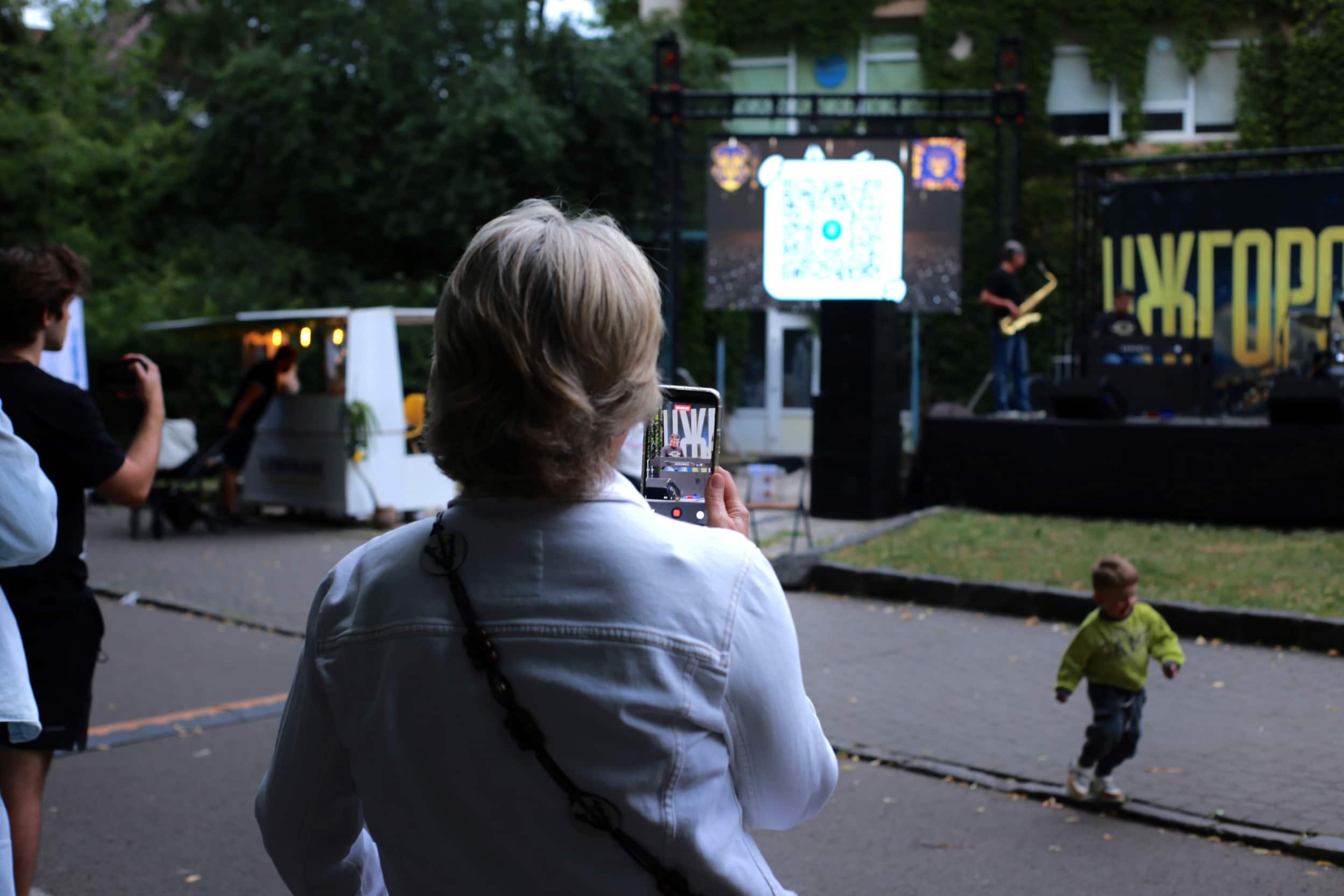 В Ужгороді під час «Мелодій над Ужем» збирали кошти на лікування 7-річного Олежика Ригана
