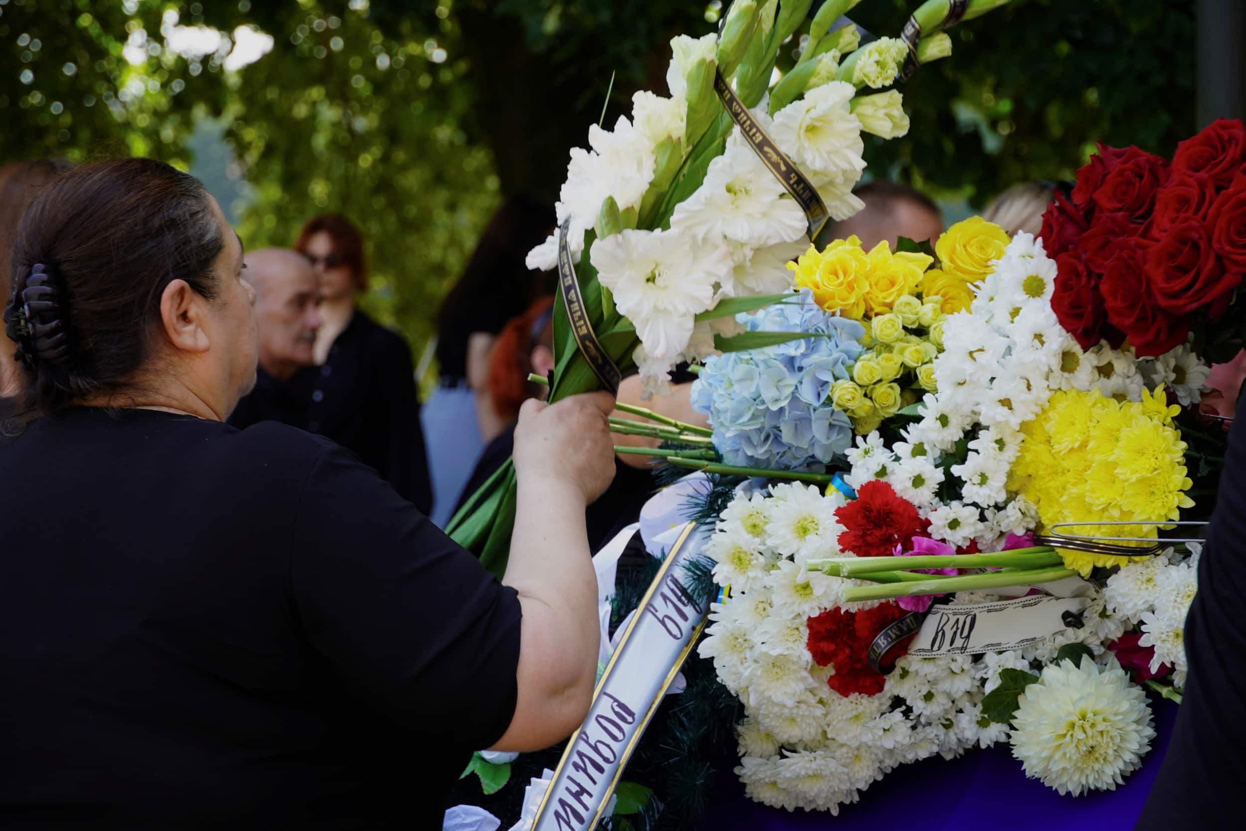 Сьогодні в Ужгороді віддали останню шану 32-річному солдату Володимиру Жупіку