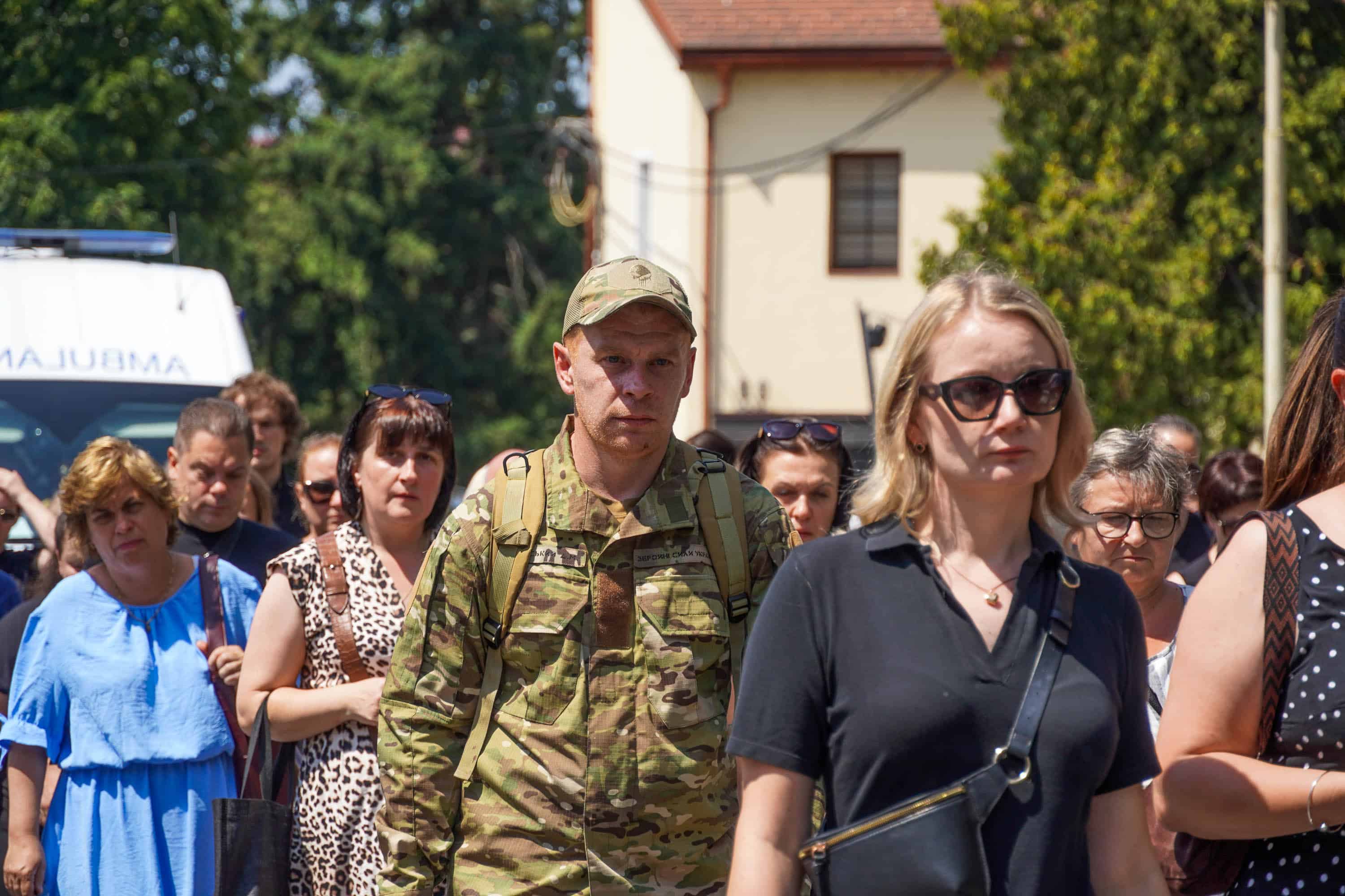 Сьогодні Ужгород провів в останню путь 43-річного військового – солдата Олега Матвієнка, який віддав життя, захищаючи Україну від російської агресії