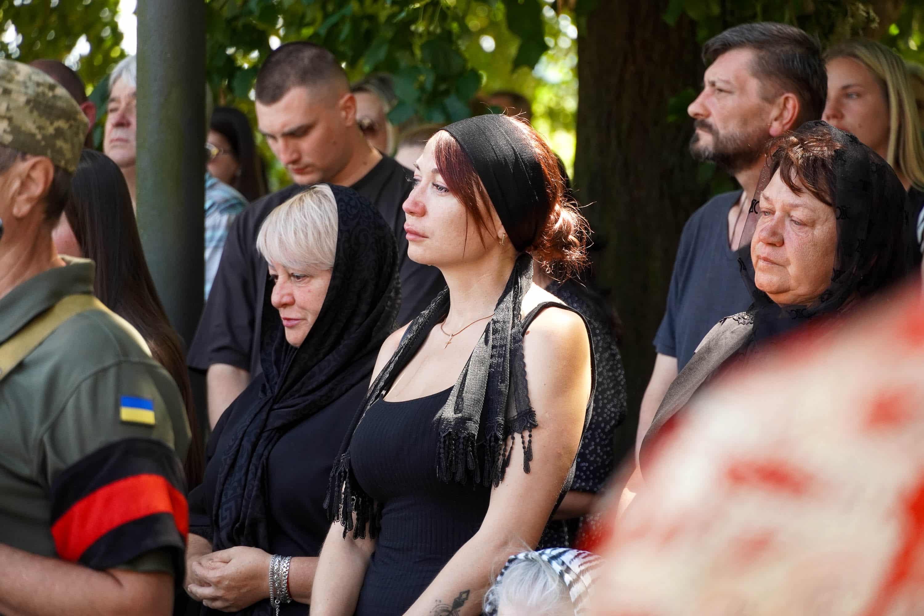 В Ужгороді попрощалися із полеглим 34-річним захисником – солдатом Артемом Ромчаком