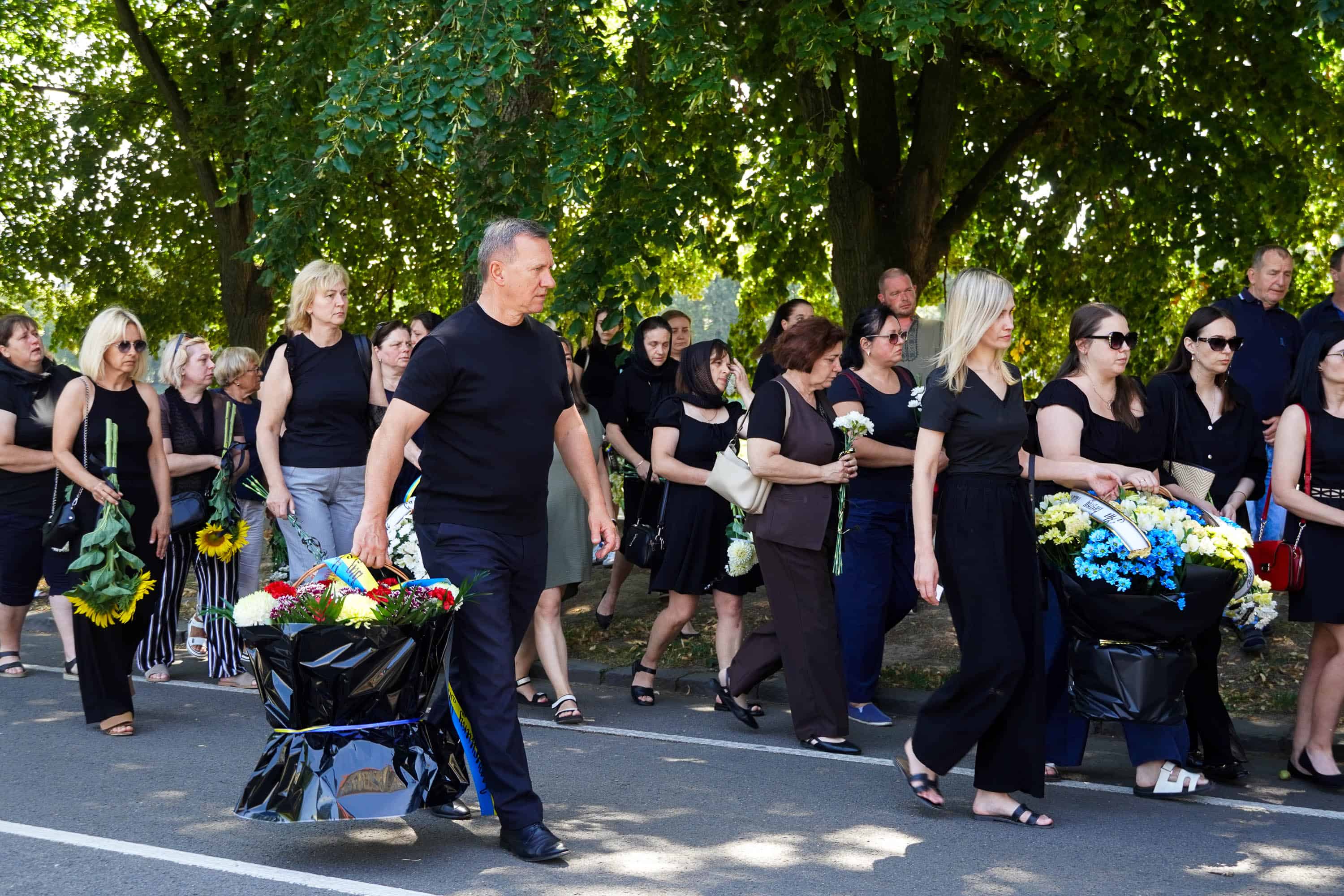 В Ужгороді попрощалися із полеглим 34-річним захисником – солдатом Артемом Ромчаком