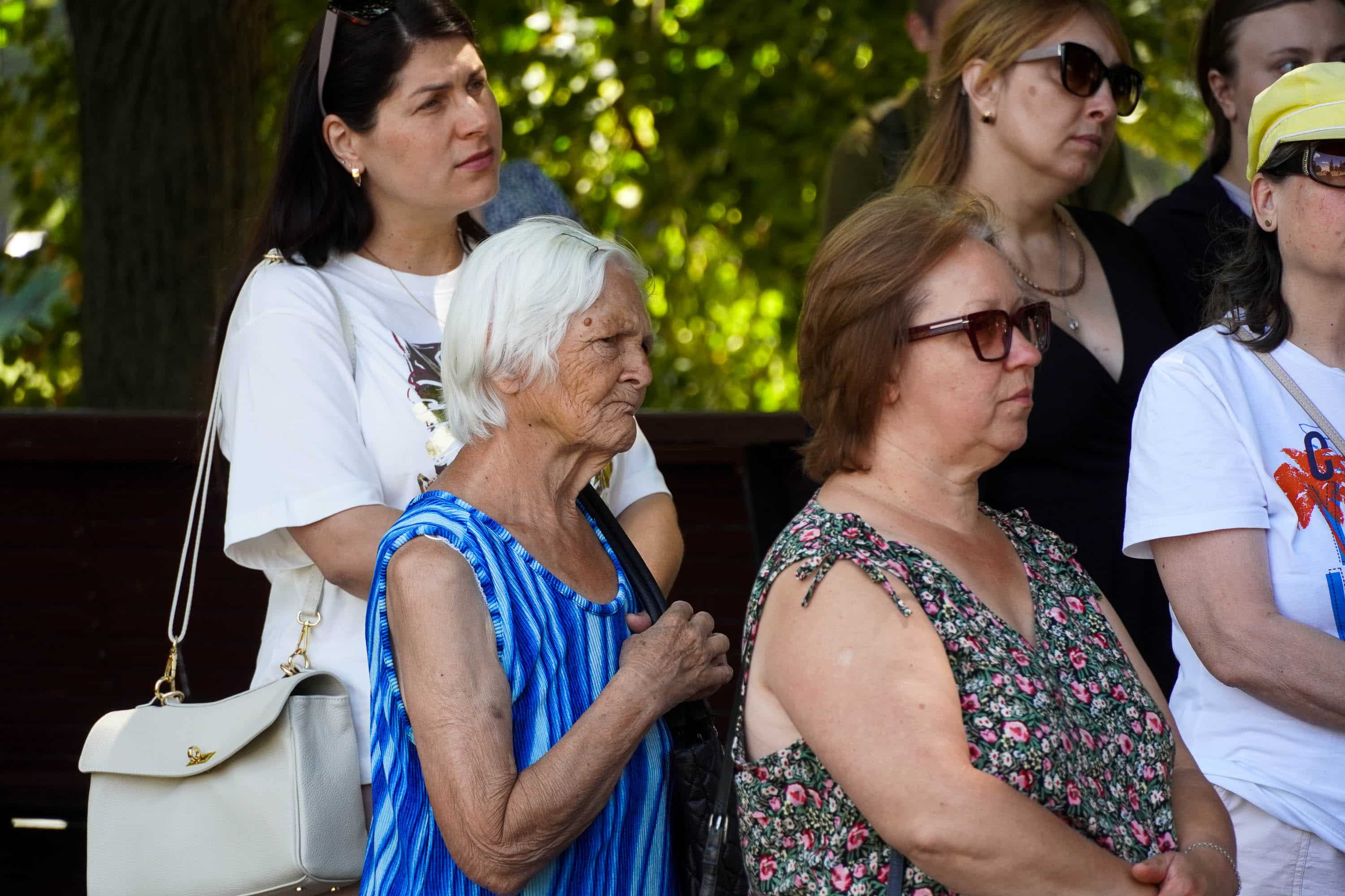 В Ужгороді попрощалися із полеглим 34-річним захисником – солдатом Артемом Ромчаком