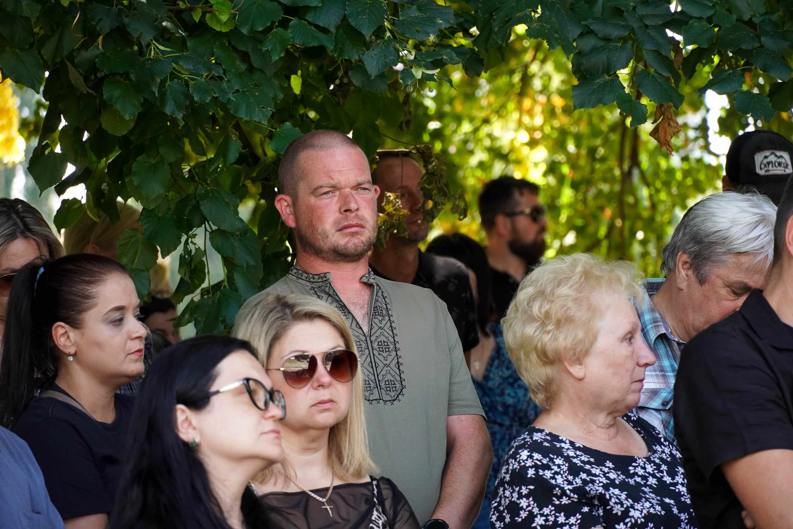В Ужгороді попрощалися із полеглим 34-річним захисником – солдатом Артемом Ромчаком
