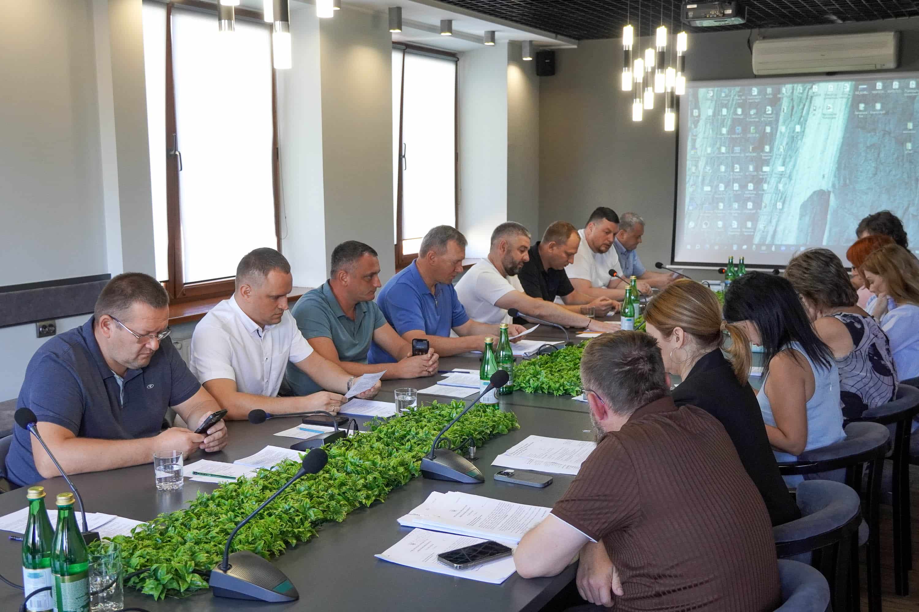 Безоплатне харчування, тарифи на вивезення сміття та захист дітей: рішення виконкому