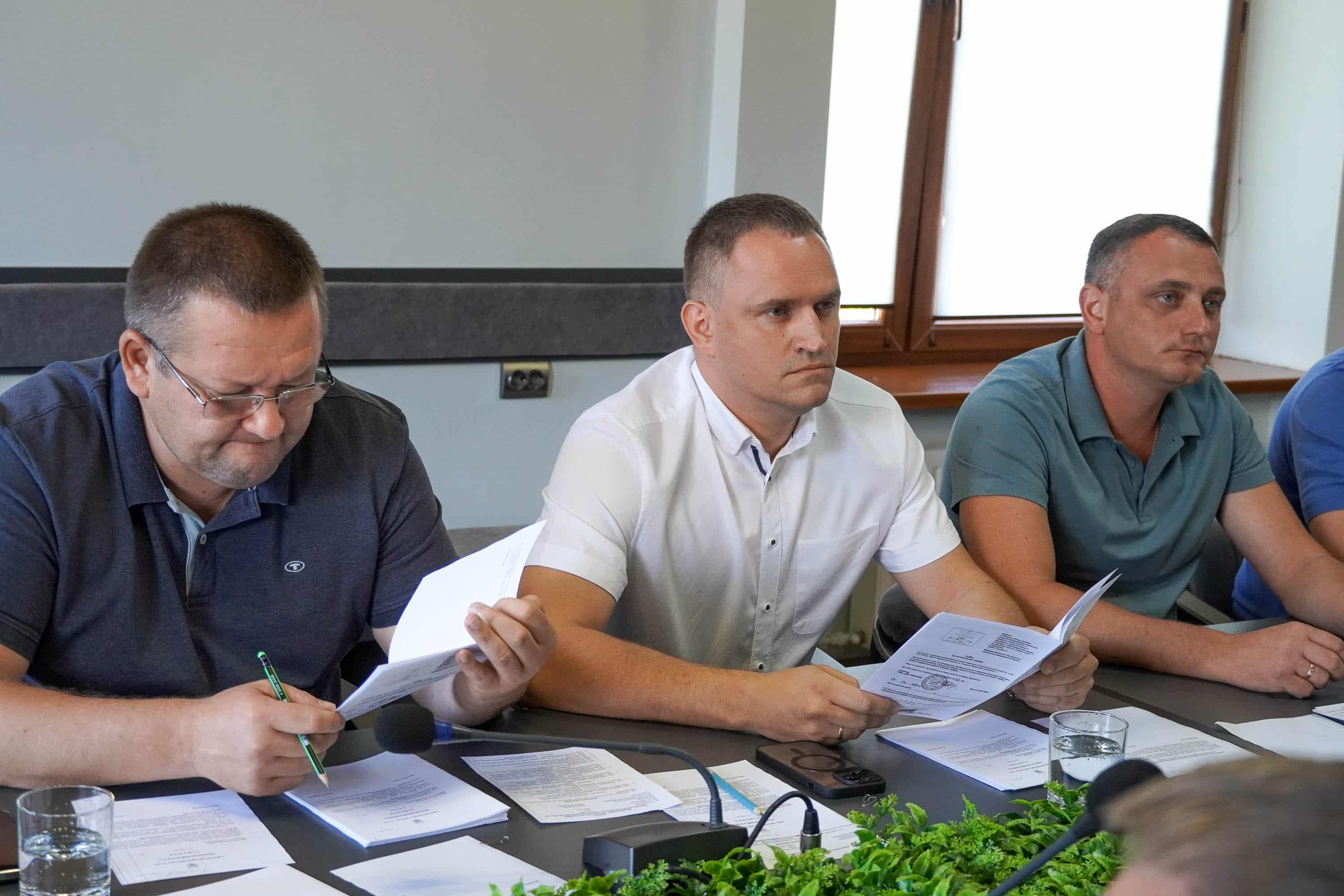 Безоплатне харчування, тарифи на вивезення сміття та захист дітей: рішення виконкому