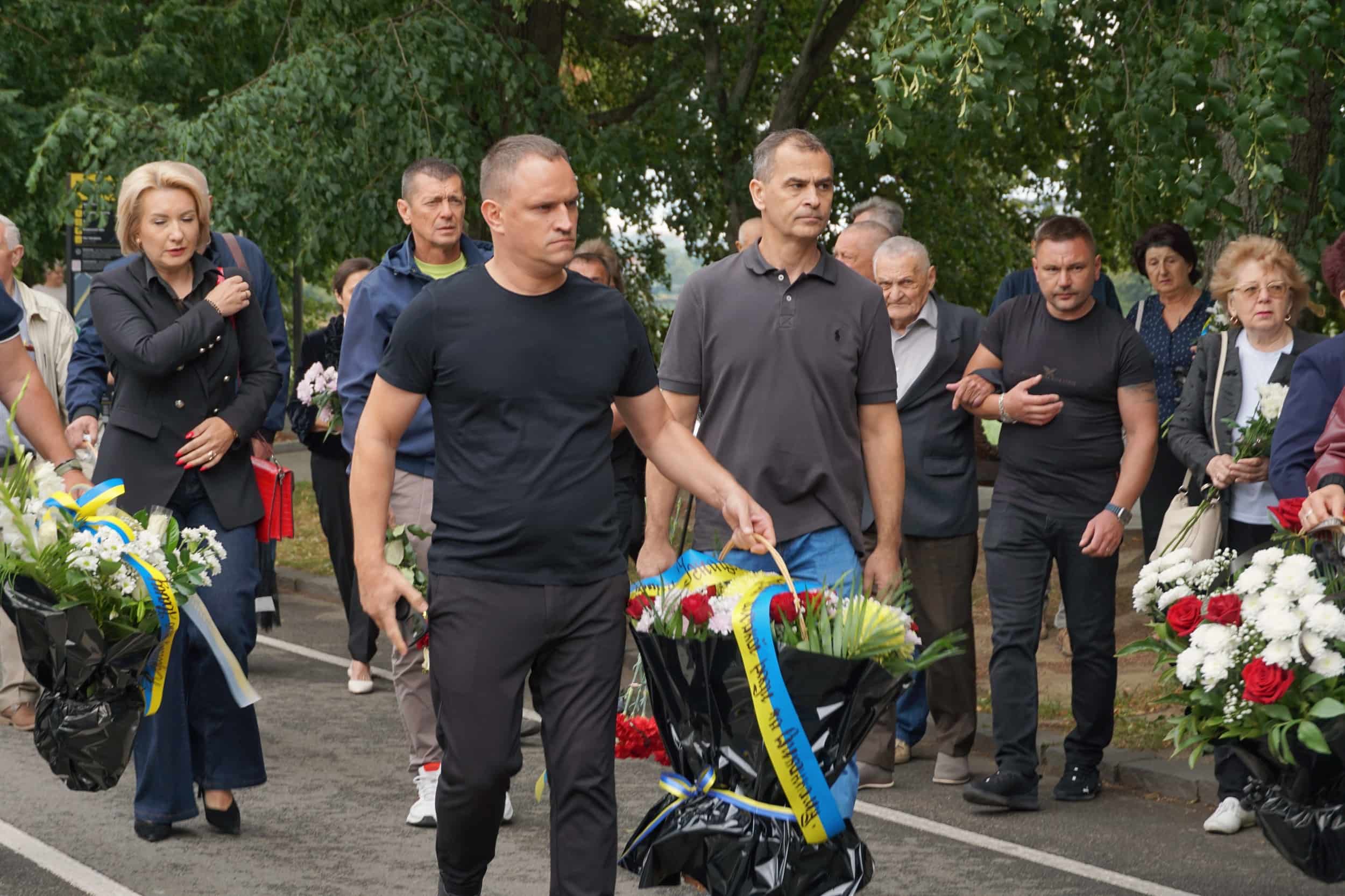 В Ужгороді сьогодні віддали останню шану 49-річному захиснику України, старшому солдату Івану Ігнацевичу