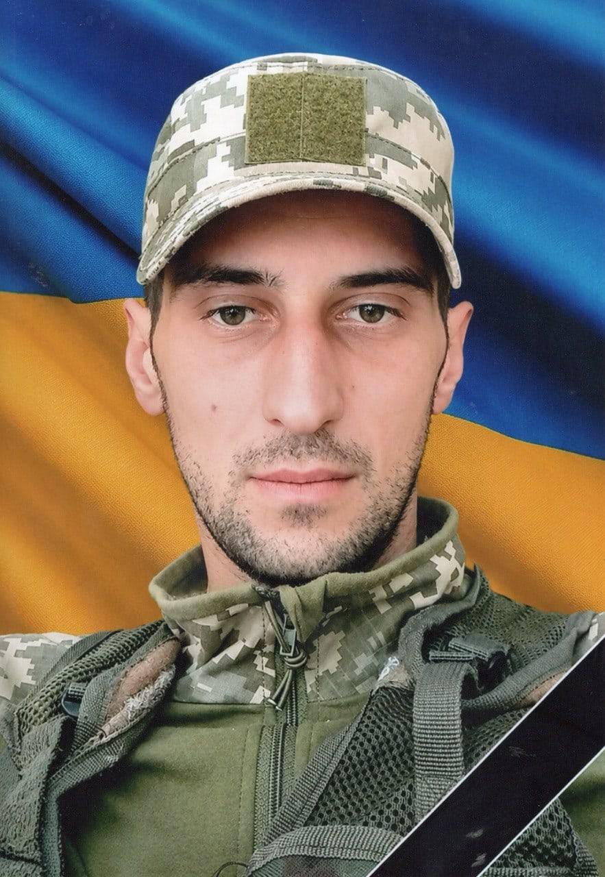 В Ужгороді завтра, 29 липня, прощатимуться із полеглим захисником Володимиром Рогачем