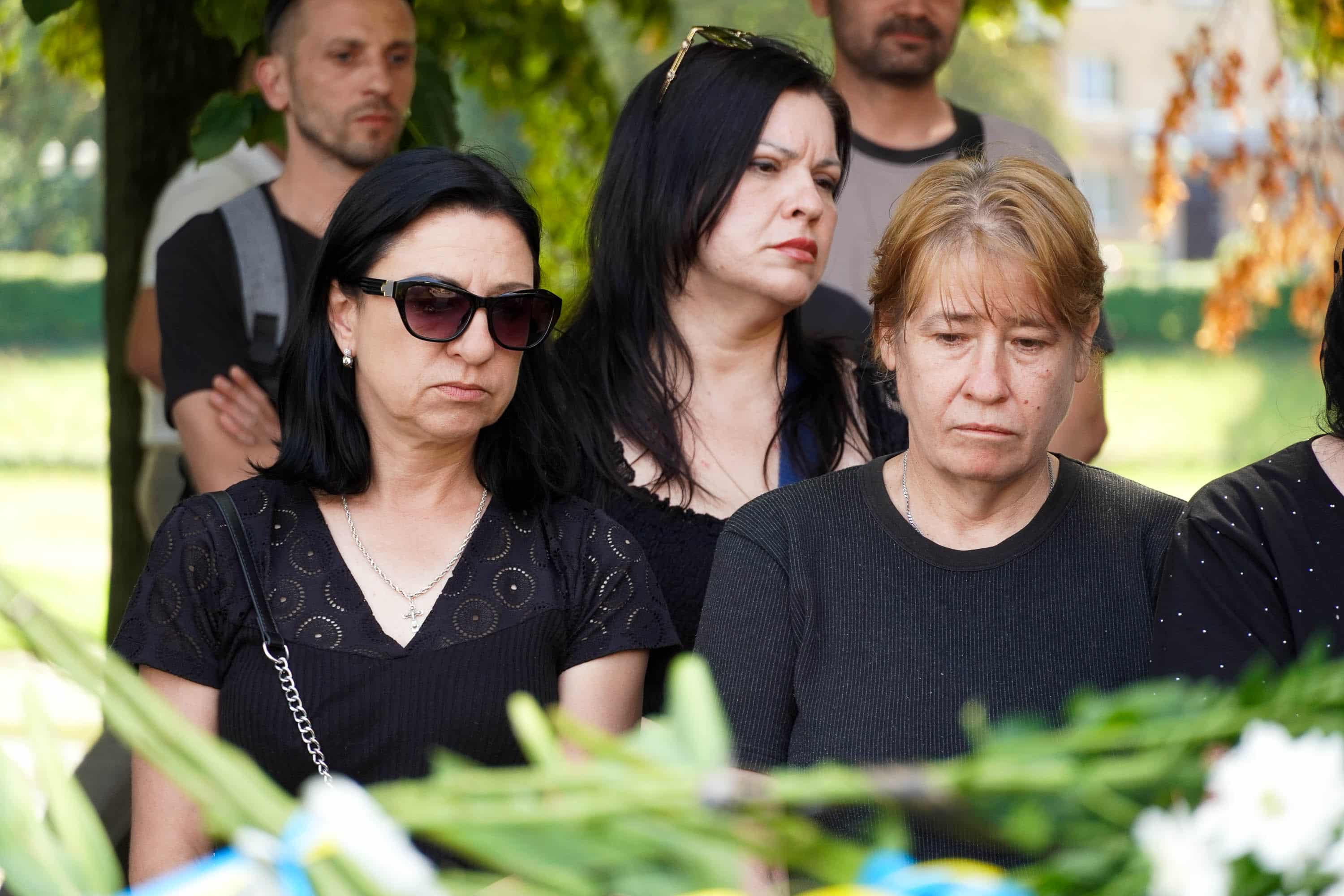 Сьогодні в Ужгороді попрощалися із 36-річним солдатом Миколою Філюком