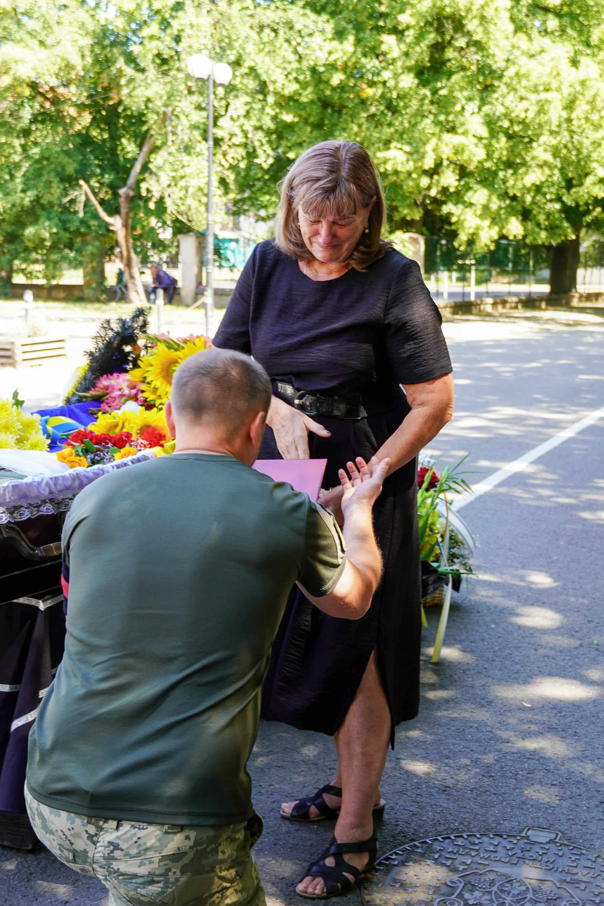 Сьогодні в Ужгороді попрощалися із 44-річним солдатом Андрієм Куном