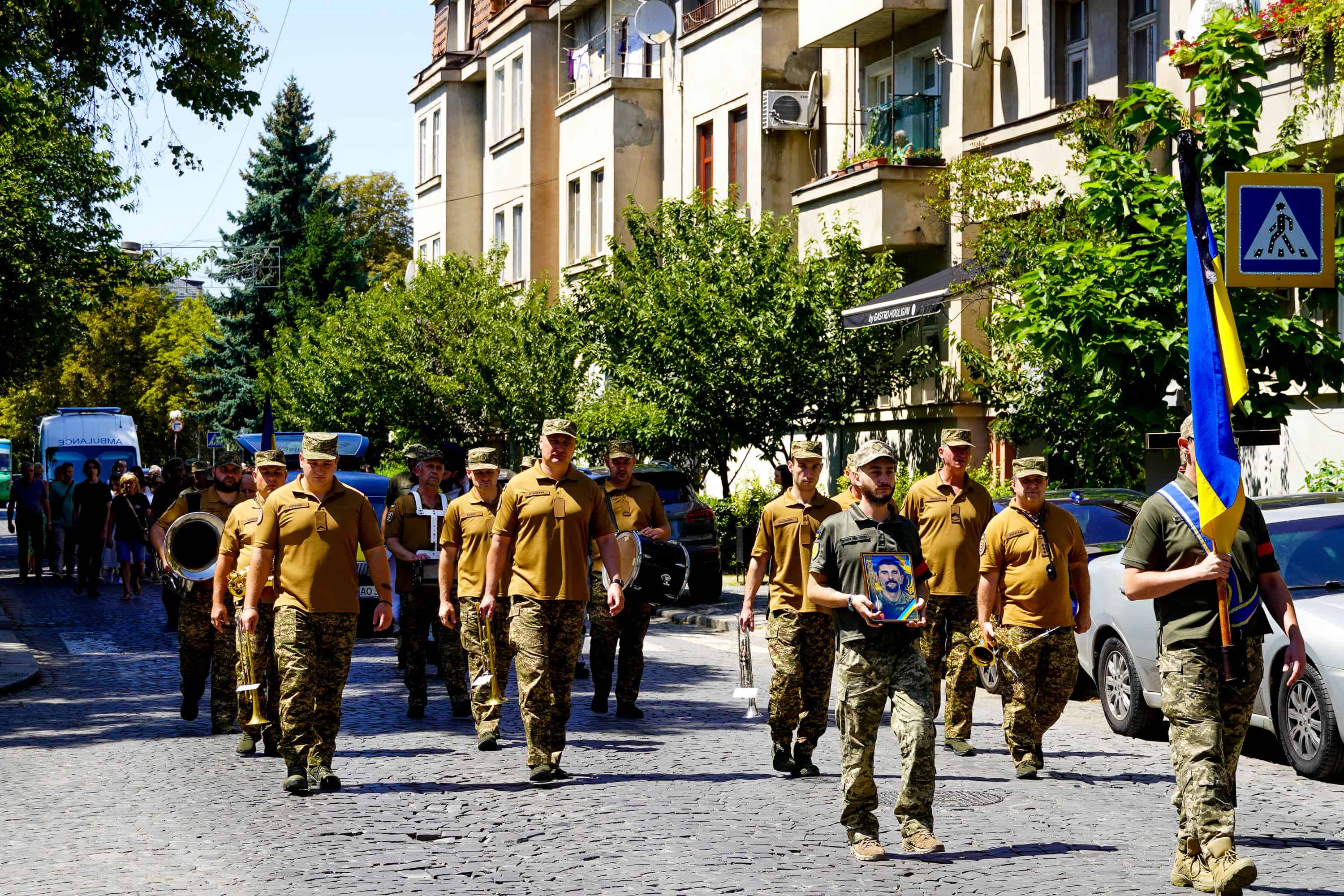 Сьогодні в Ужгороді попрощалися із 44-річним солдатом Андрієм Куном