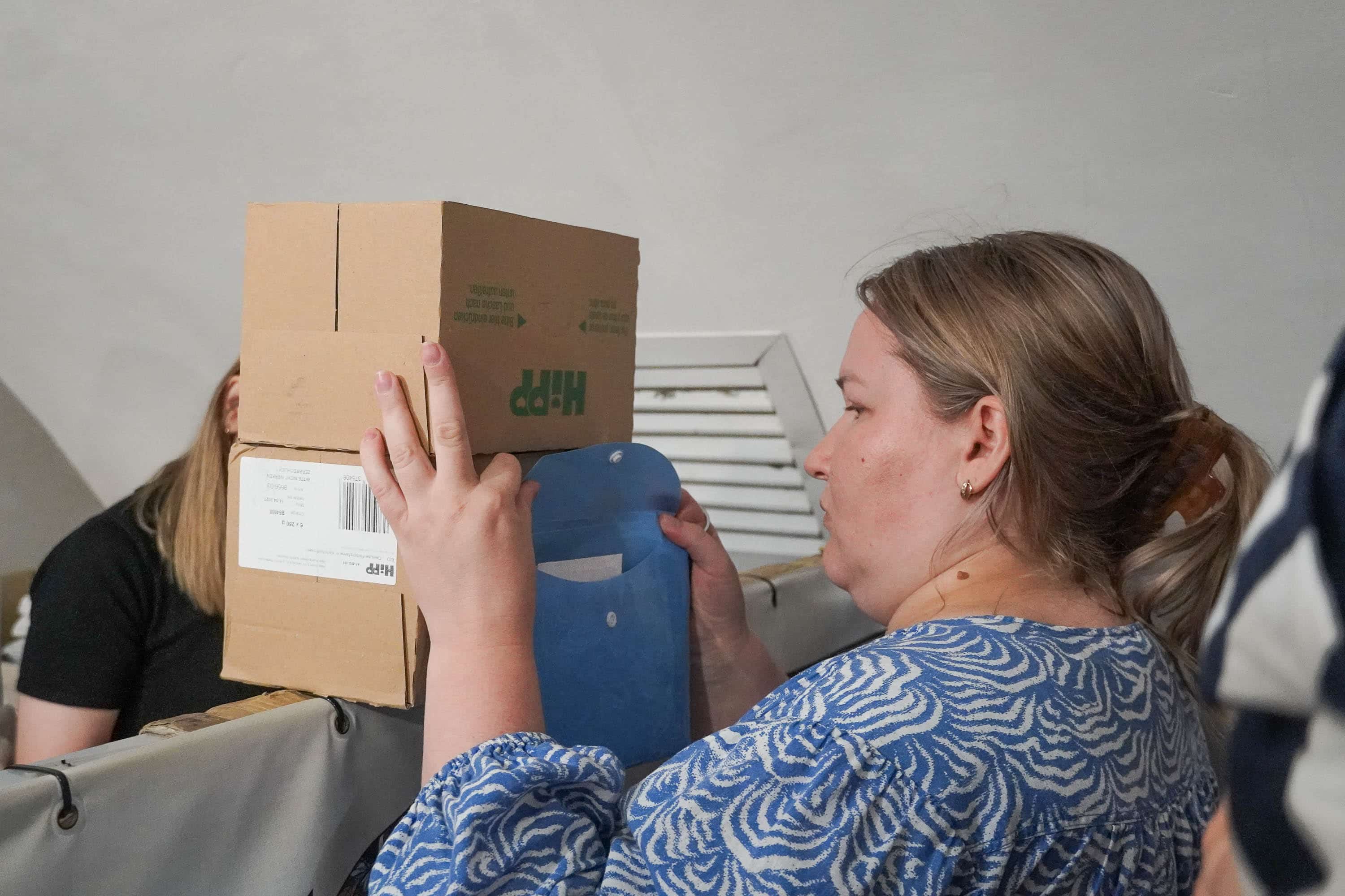 Допомога переселенцям від волонтерів "Совиного гнізда"