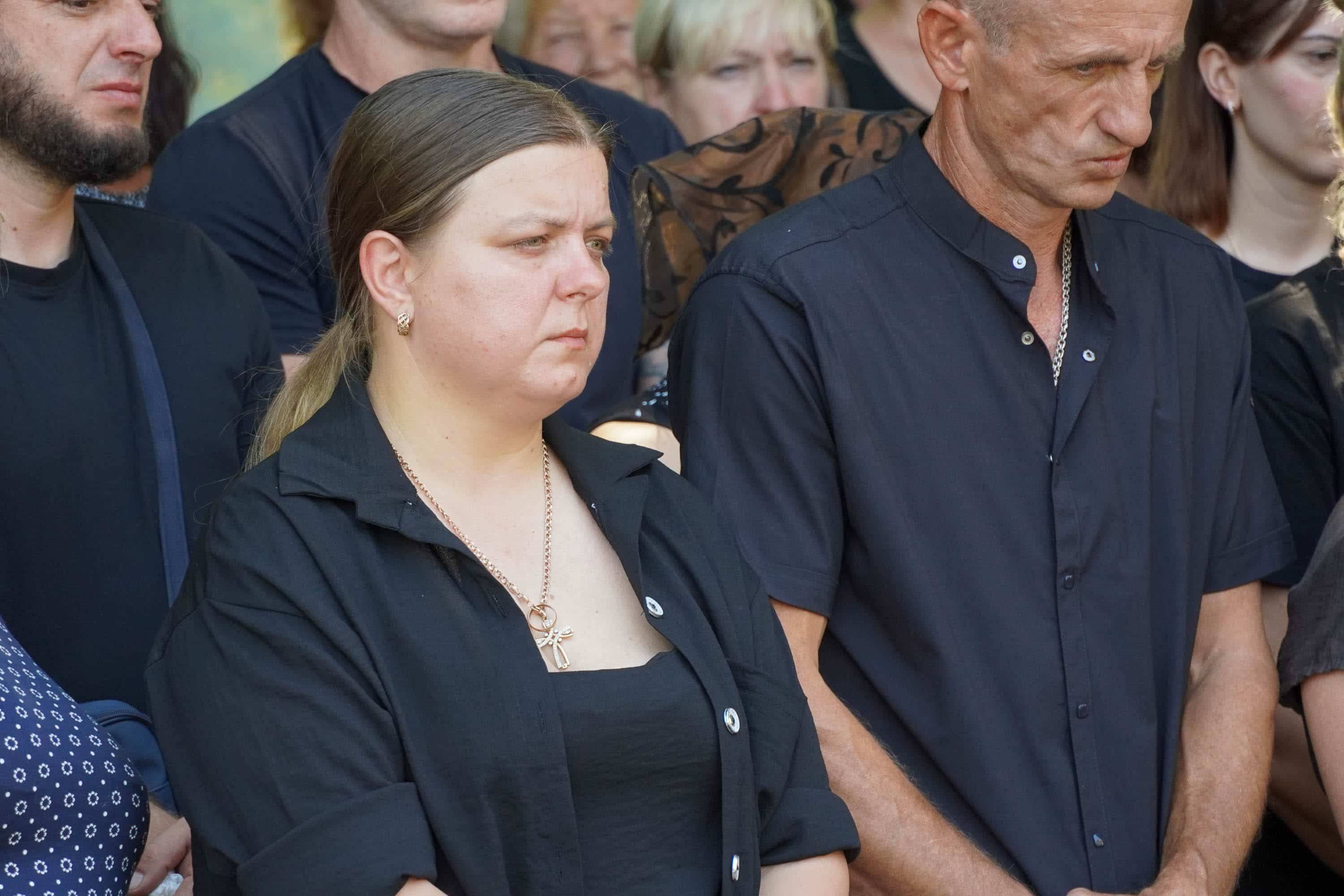 Ужгород в жалобі: сьогодні в місті попрощалися із 31-річним солдатом Богданом Югасом