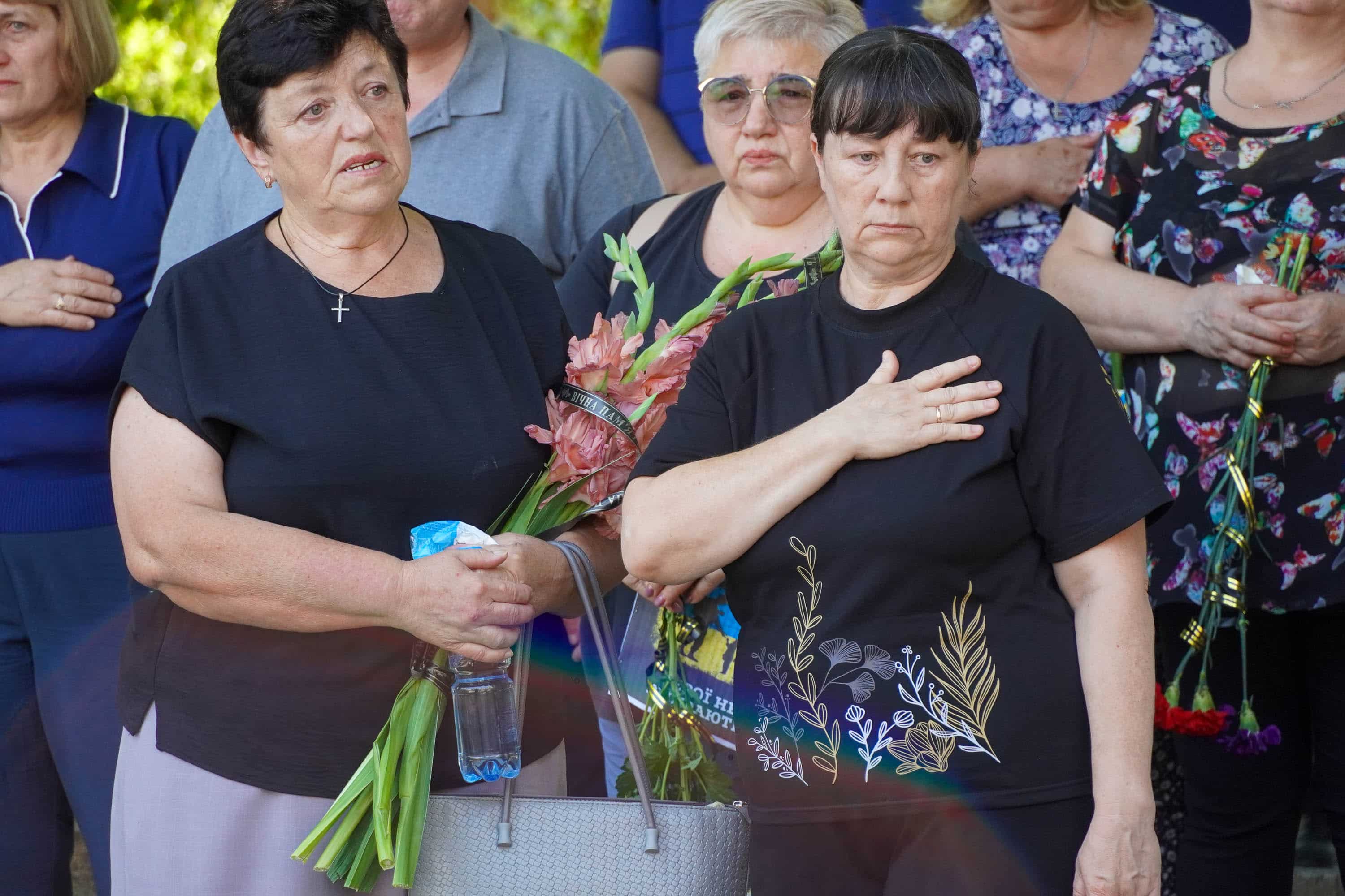 Ужгород в жалобі: сьогодні в місті попрощалися із 31-річним солдатом Богданом Югасом
