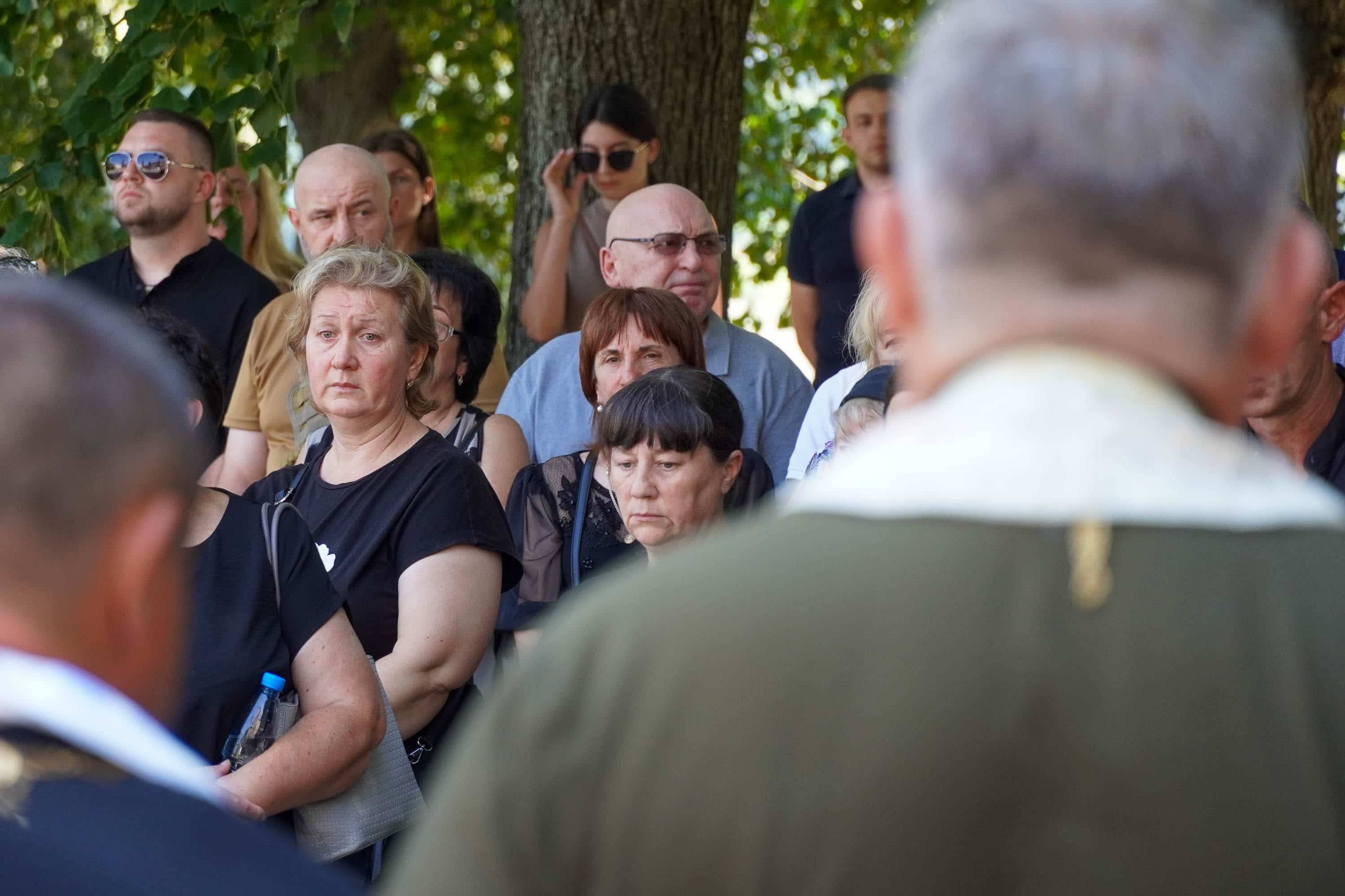 Ужгород в жалобі: сьогодні в місті попрощалися із 31-річним солдатом Богданом Югасом