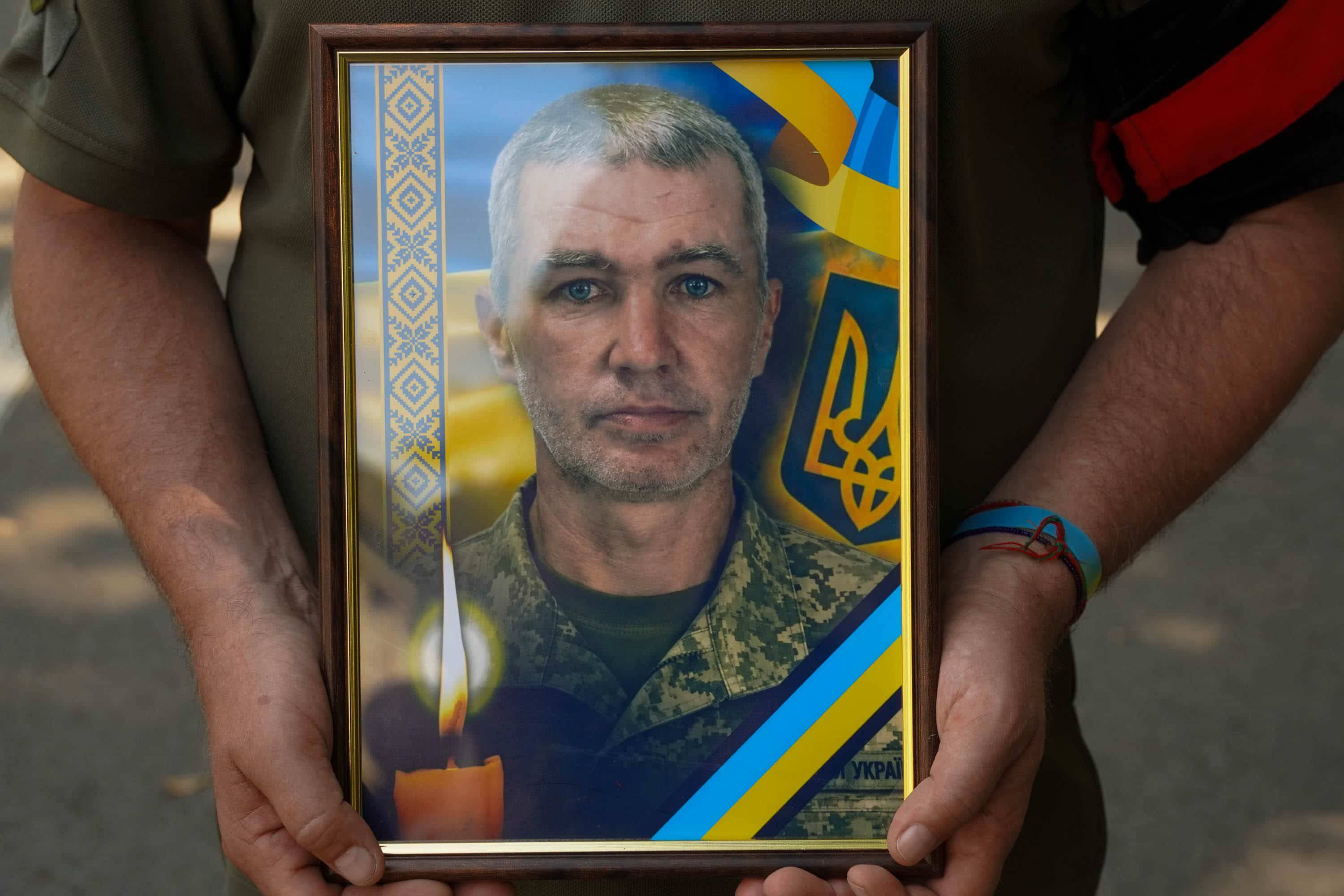 Ще один захисник повернувся додому «на щиті»: сьогодні в Ужгороді попрощалися із 50-річним солдатом Володимиром Йорданом