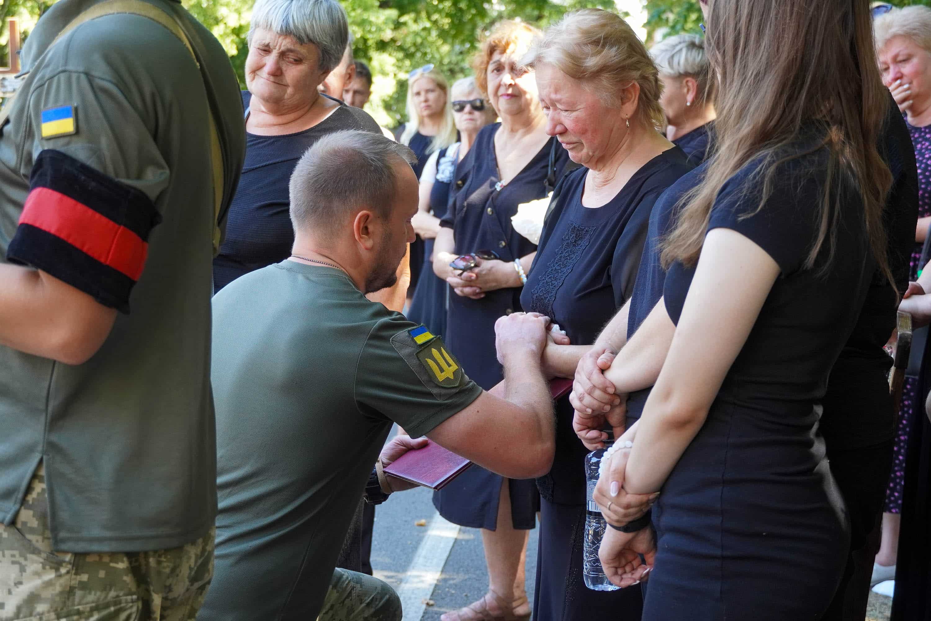 Ще один захисник повернувся додому «на щиті»: сьогодні в Ужгороді попрощалися із 50-річним солдатом Володимиром Йорданом