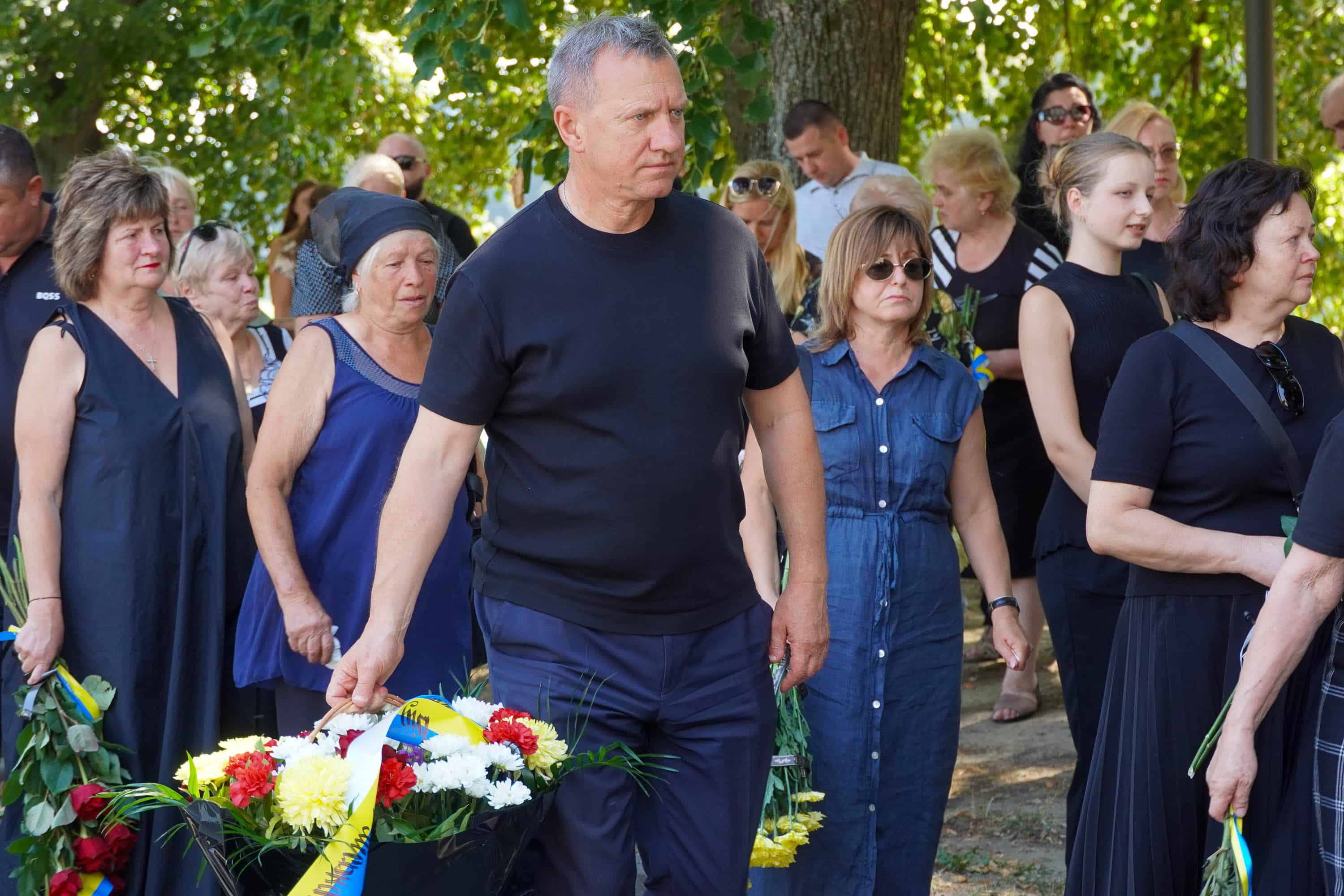 Ще один захисник повернувся додому «на щиті»: сьогодні в Ужгороді попрощалися із 50-річним солдатом Володимиром Йорданом