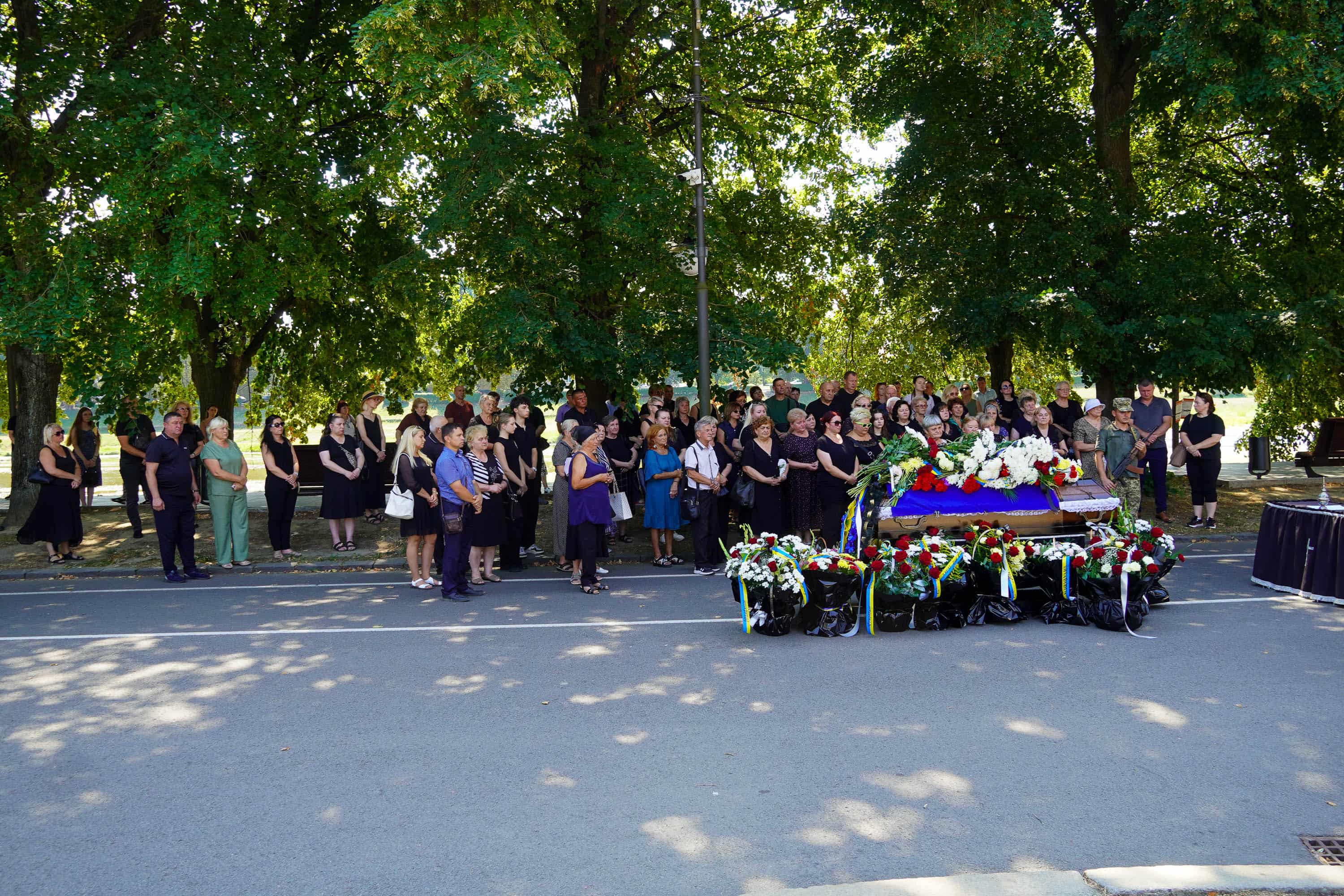 Ще один захисник повернувся додому «на щиті»: сьогодні в Ужгороді попрощалися із 50-річним солдатом Володимиром Йорданом