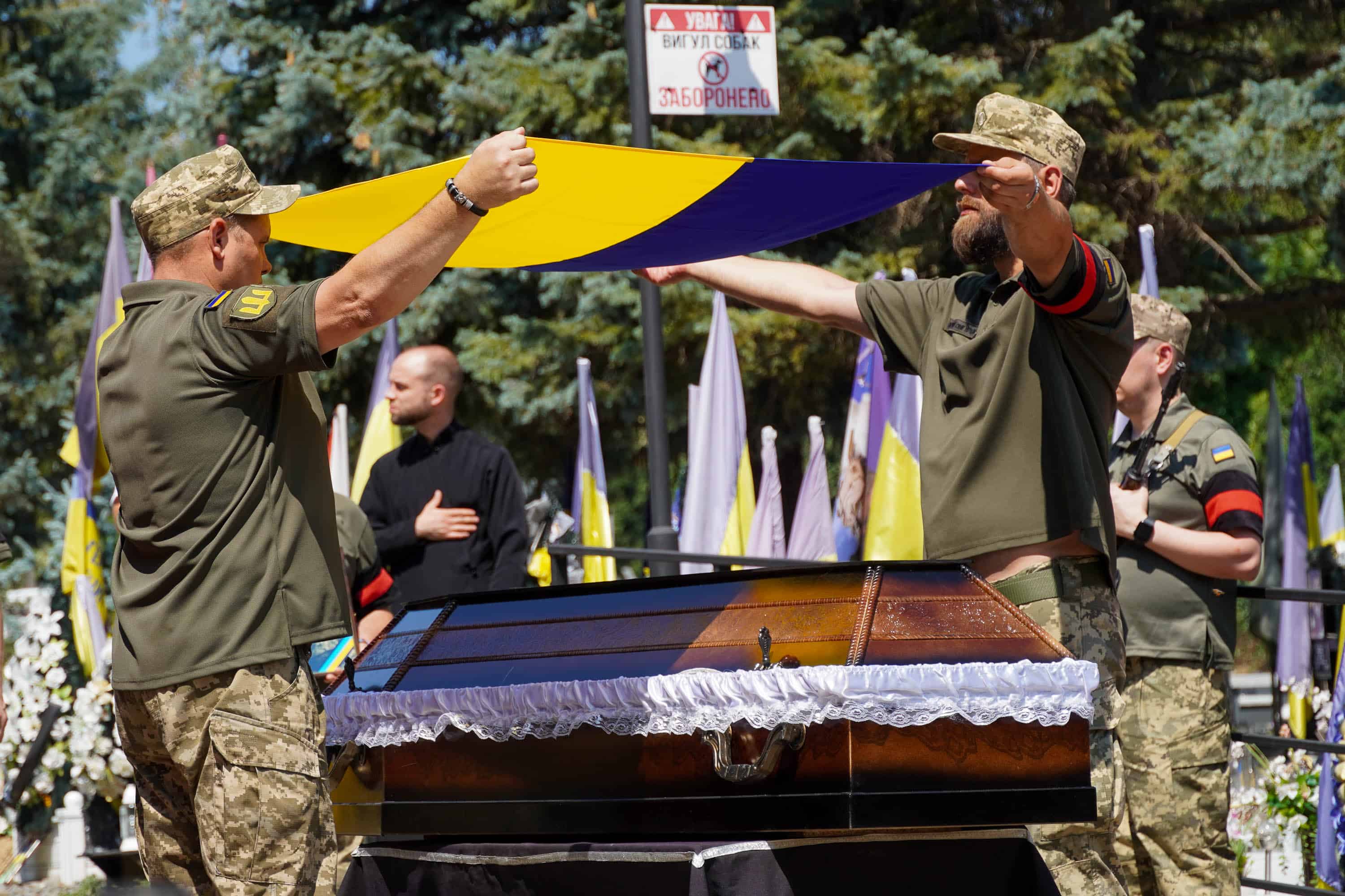 Ще один захисник повернувся додому «на щиті»: сьогодні в Ужгороді попрощалися із 50-річним солдатом Володимиром Йорданом