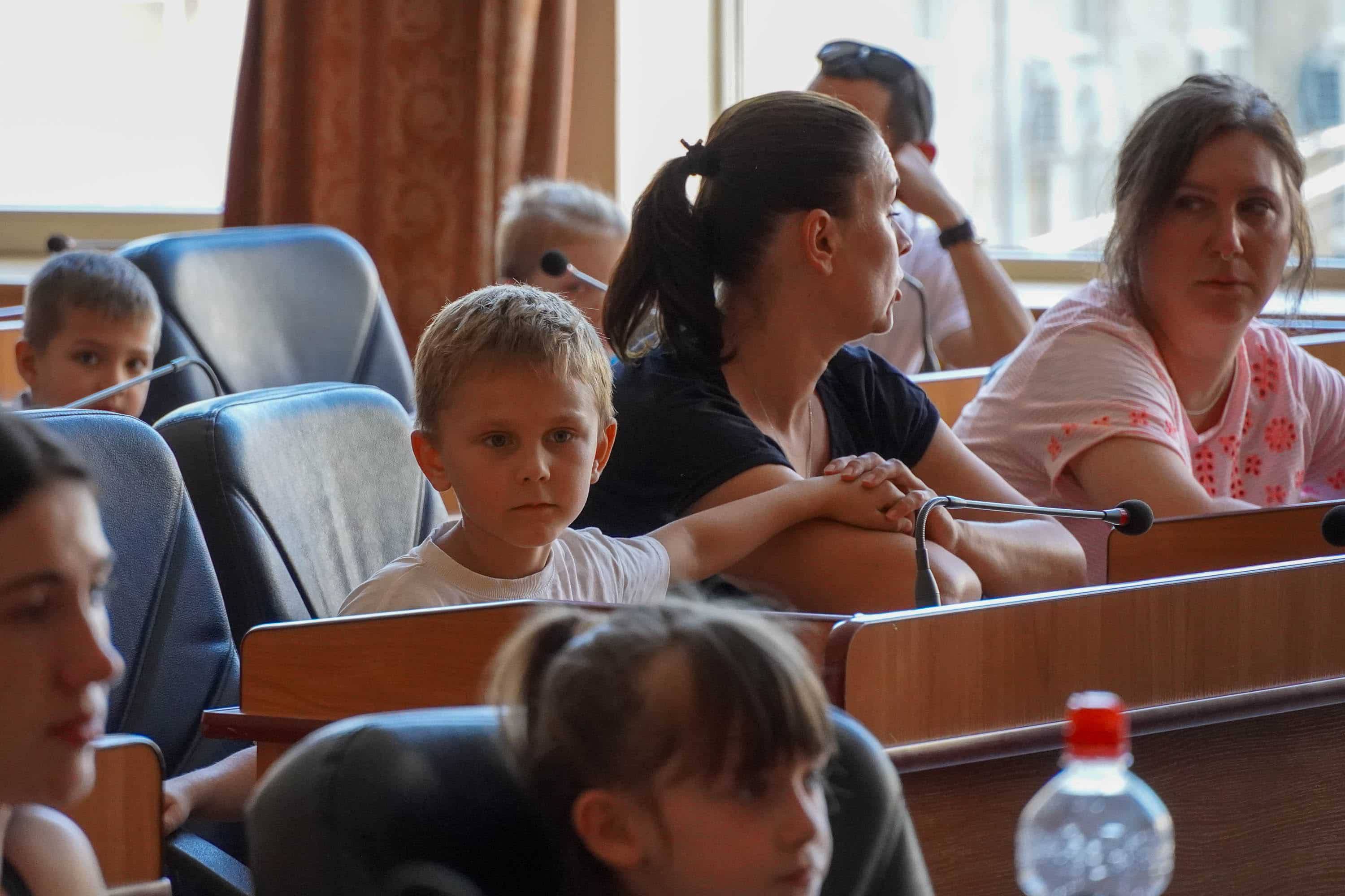 Напередодні нового навчального року в Ужгороді провели соціальну акцію на підтримку дітей військовослужбовців