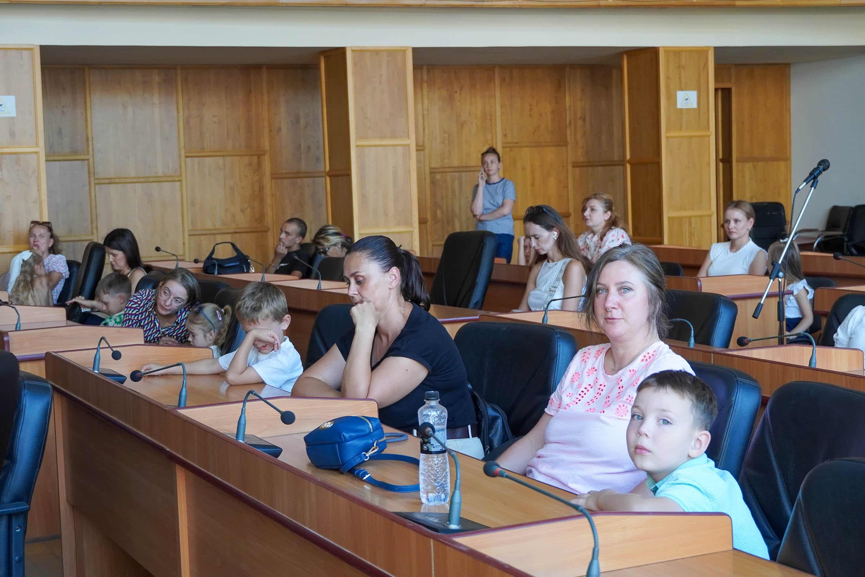 Напередодні нового навчального року в Ужгороді провели соціальну акцію на підтримку дітей військовослужбовців