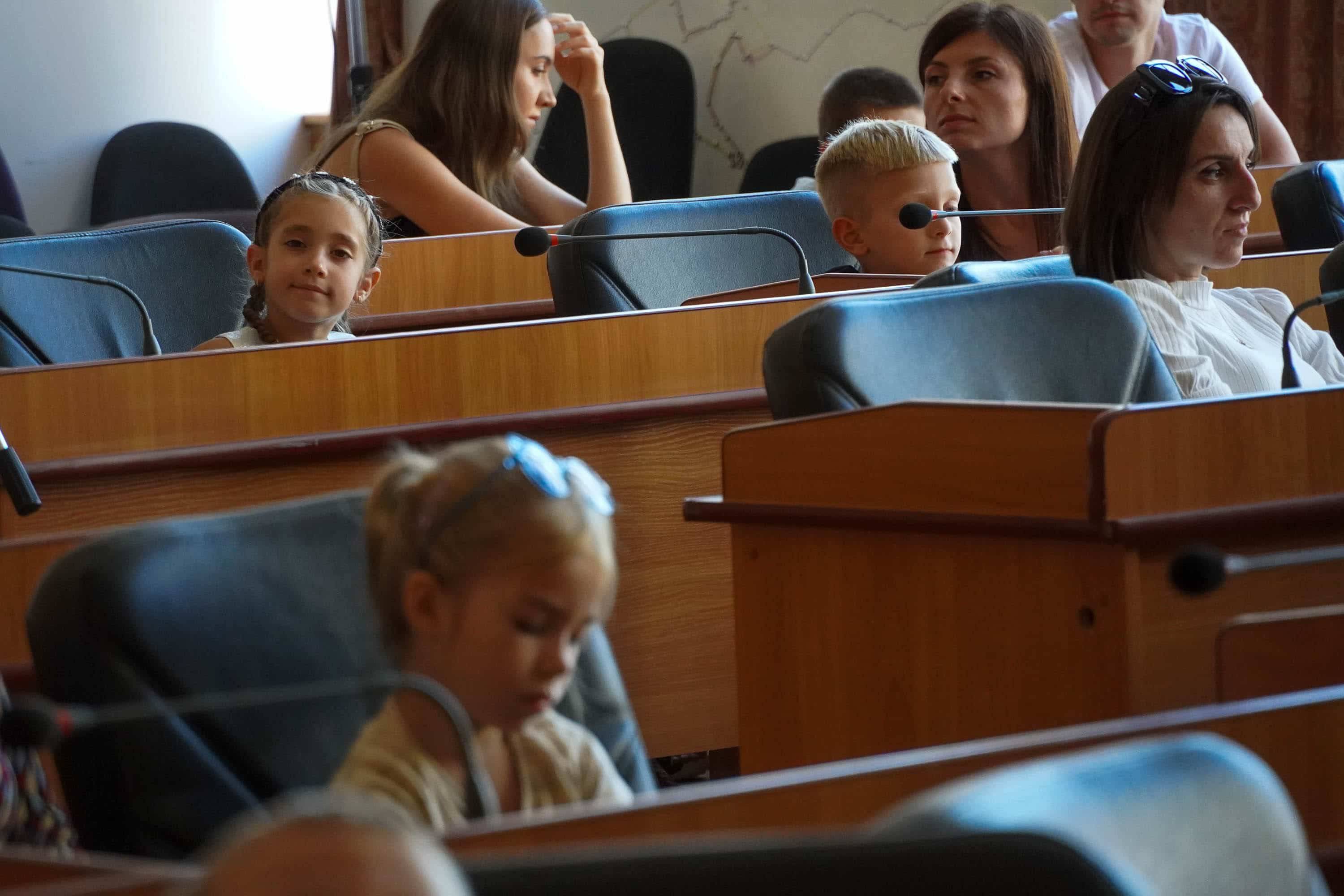 Напередодні нового навчального року в Ужгороді провели соціальну акцію на підтримку дітей військовослужбовців