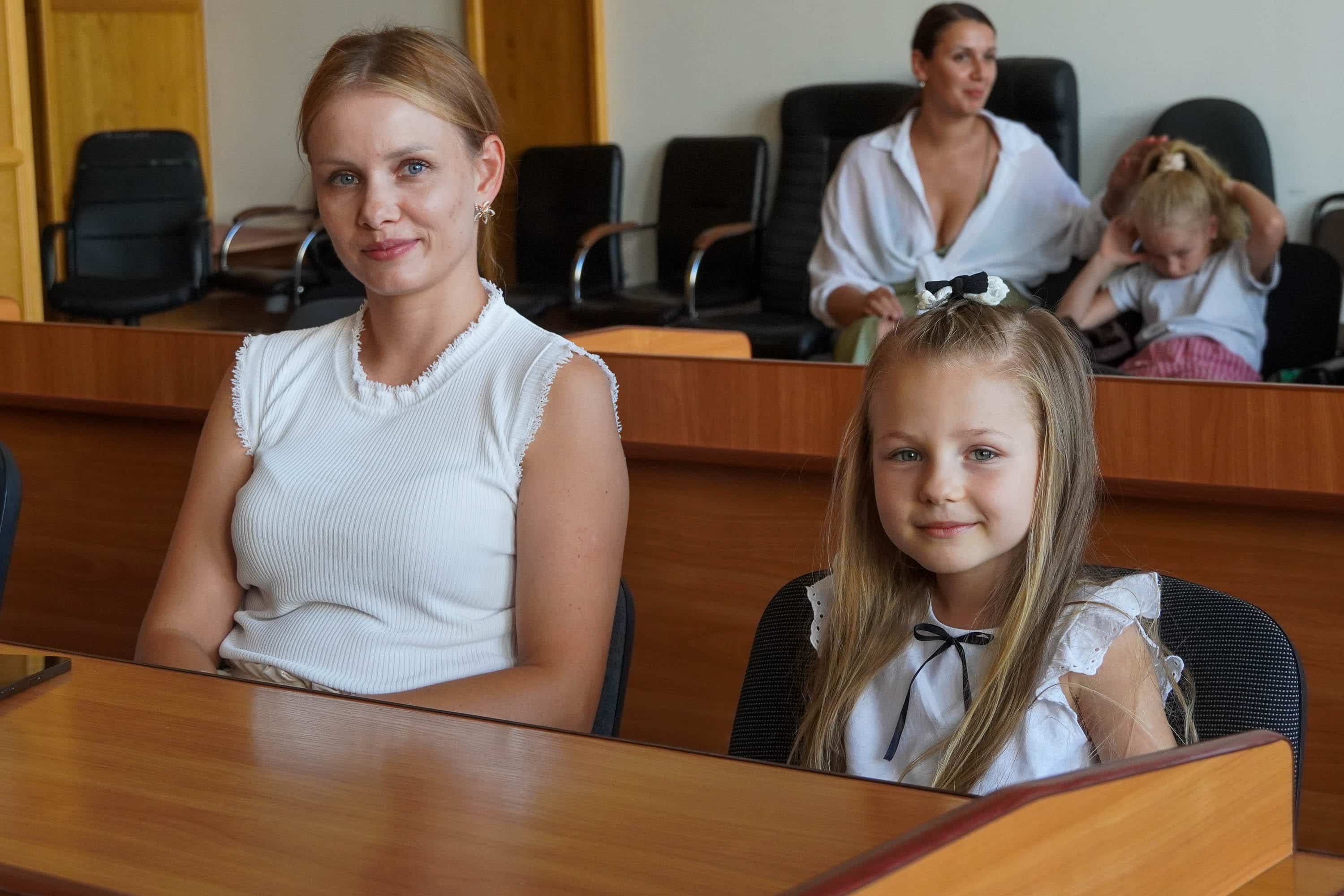 Напередодні нового навчального року в Ужгороді провели соціальну акцію на підтримку дітей військовослужбовців