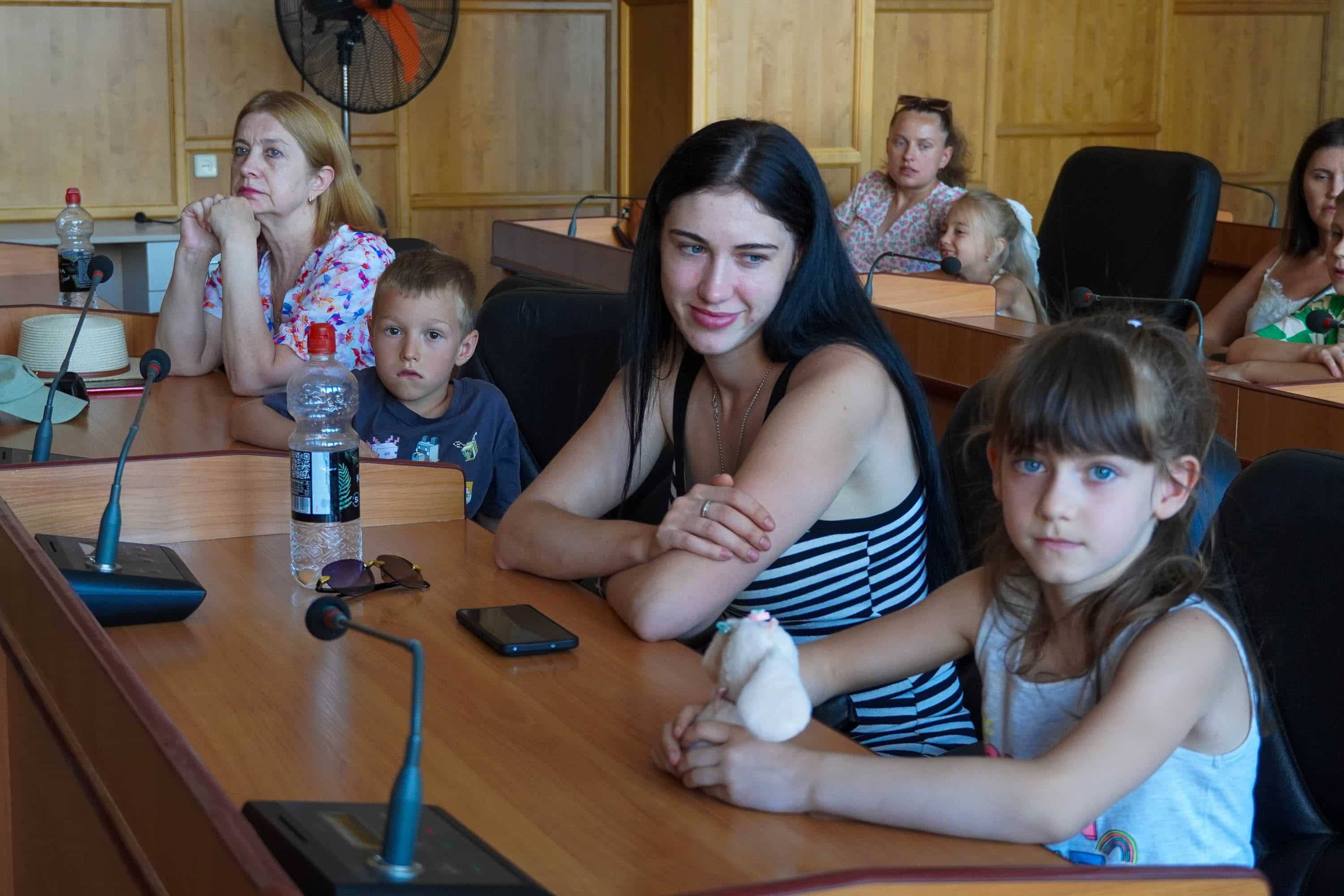 Напередодні нового навчального року в Ужгороді провели соціальну акцію на підтримку дітей військовослужбовців