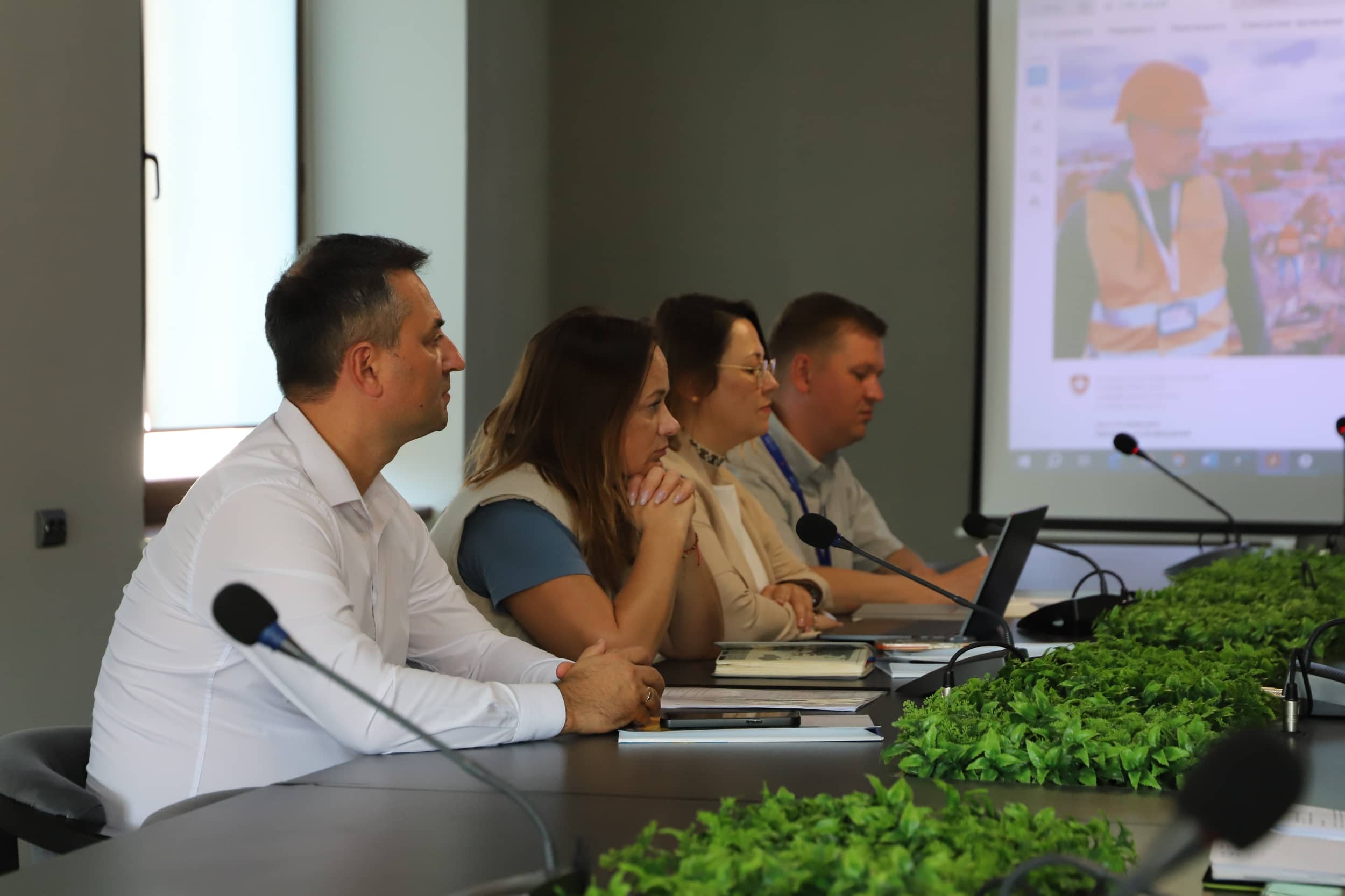 Міжнародна підтримка для розвитку економіки: в Ужгороді обговорили можливості C4R Ukraine