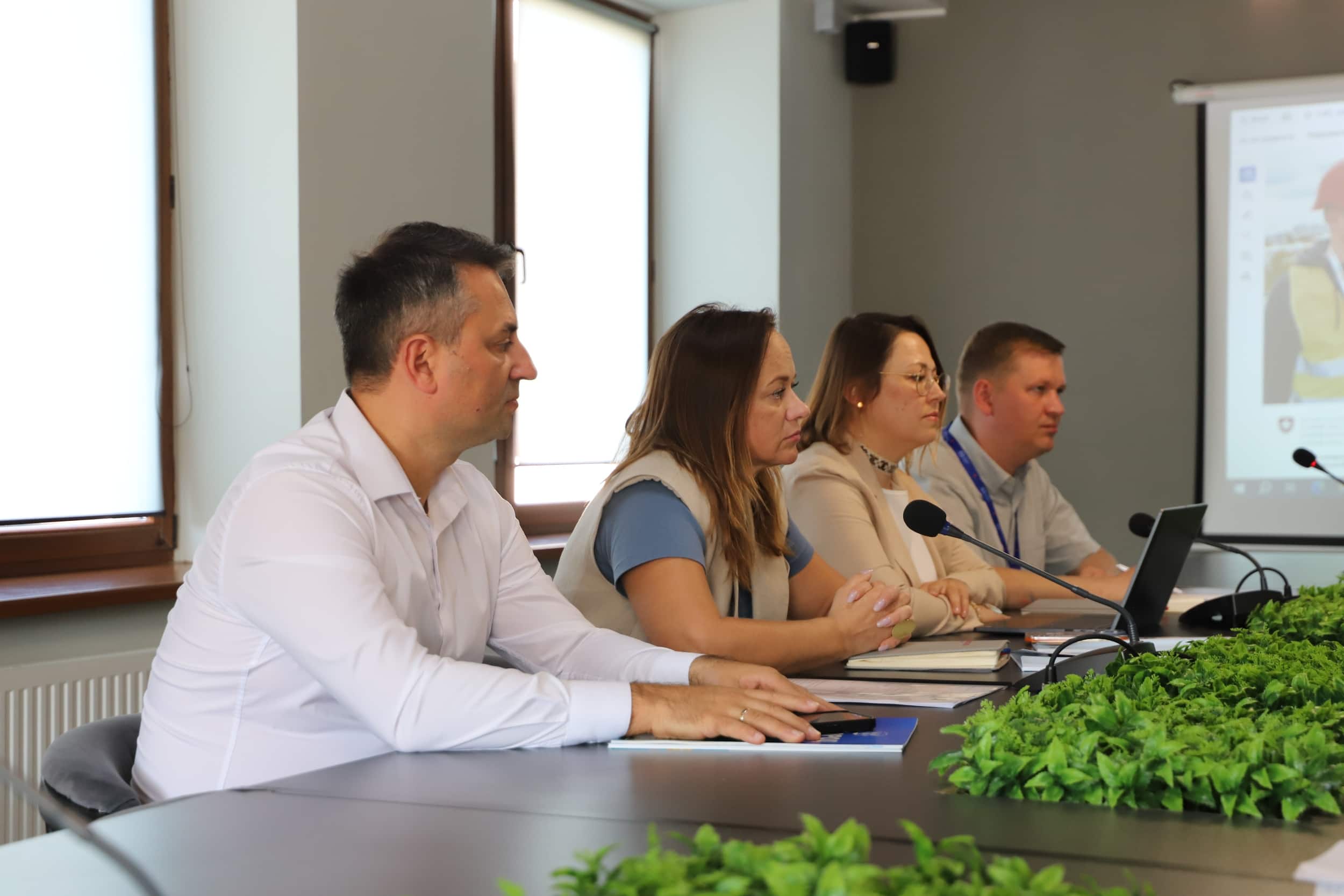 Міжнародна підтримка для розвитку економіки: в Ужгороді обговорили можливості C4R Ukraine